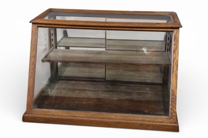 OAK GENERAL STORE SHOWCASE