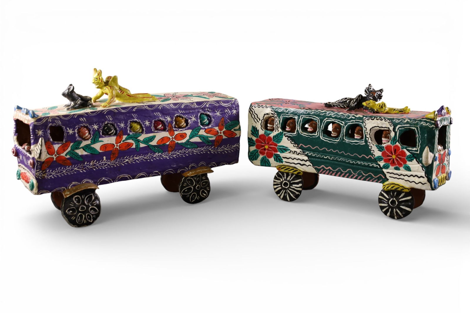 2 MEXICAN FOLK ART POTTERY BUSES (1 of 5)