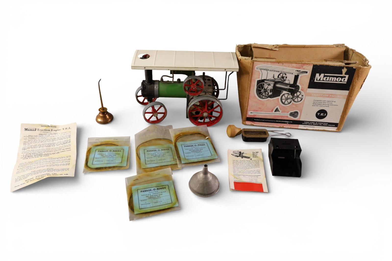 MAMOD STEAM TRACTOR (1 of 3)