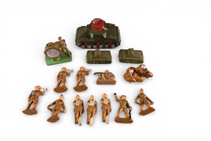 WWI RUBBER MILITARY TOYS