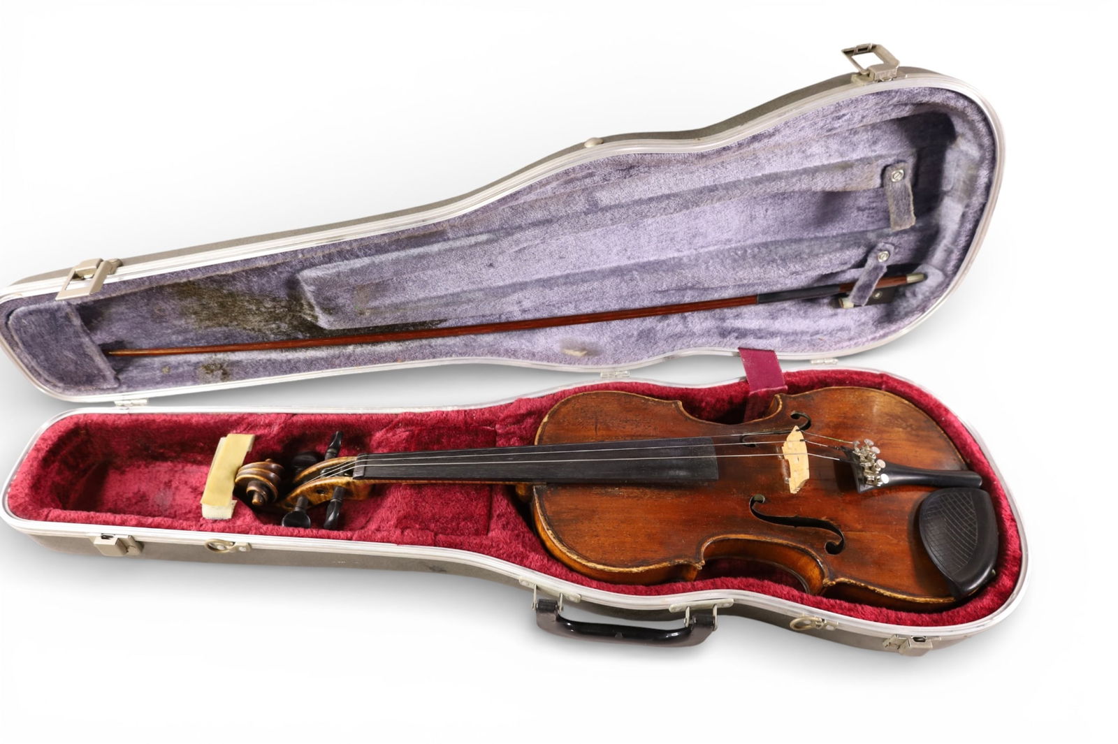 ANTIQUE VIOLIN (1 of 10)