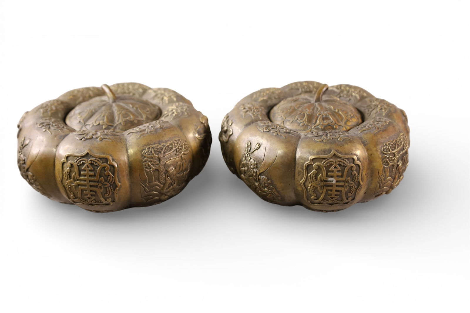 2 CHINESE DRESSER BOXES (1 of 5)