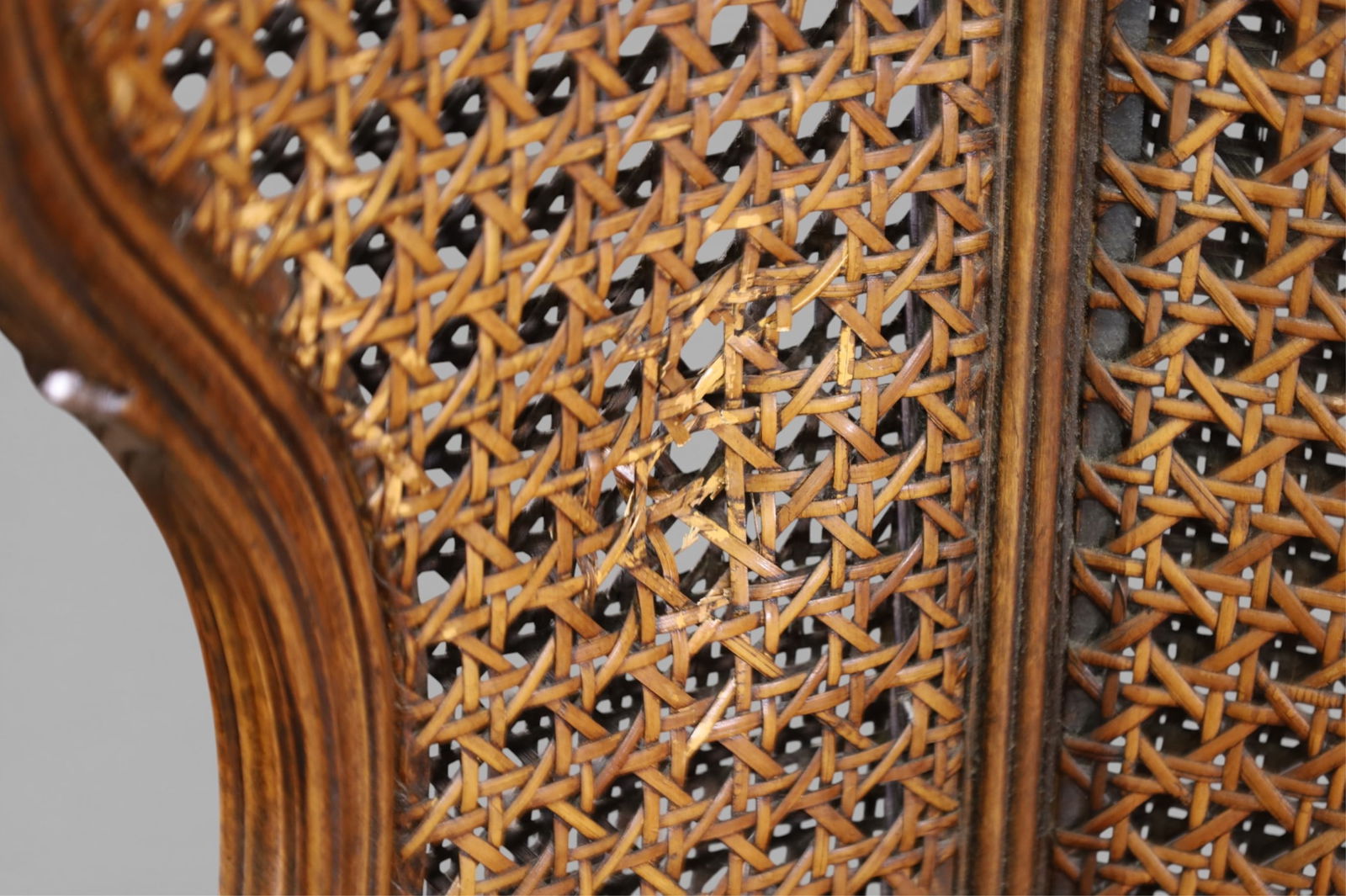 LARGE CANOPY SETTEE & FOOTSTOOL - 3