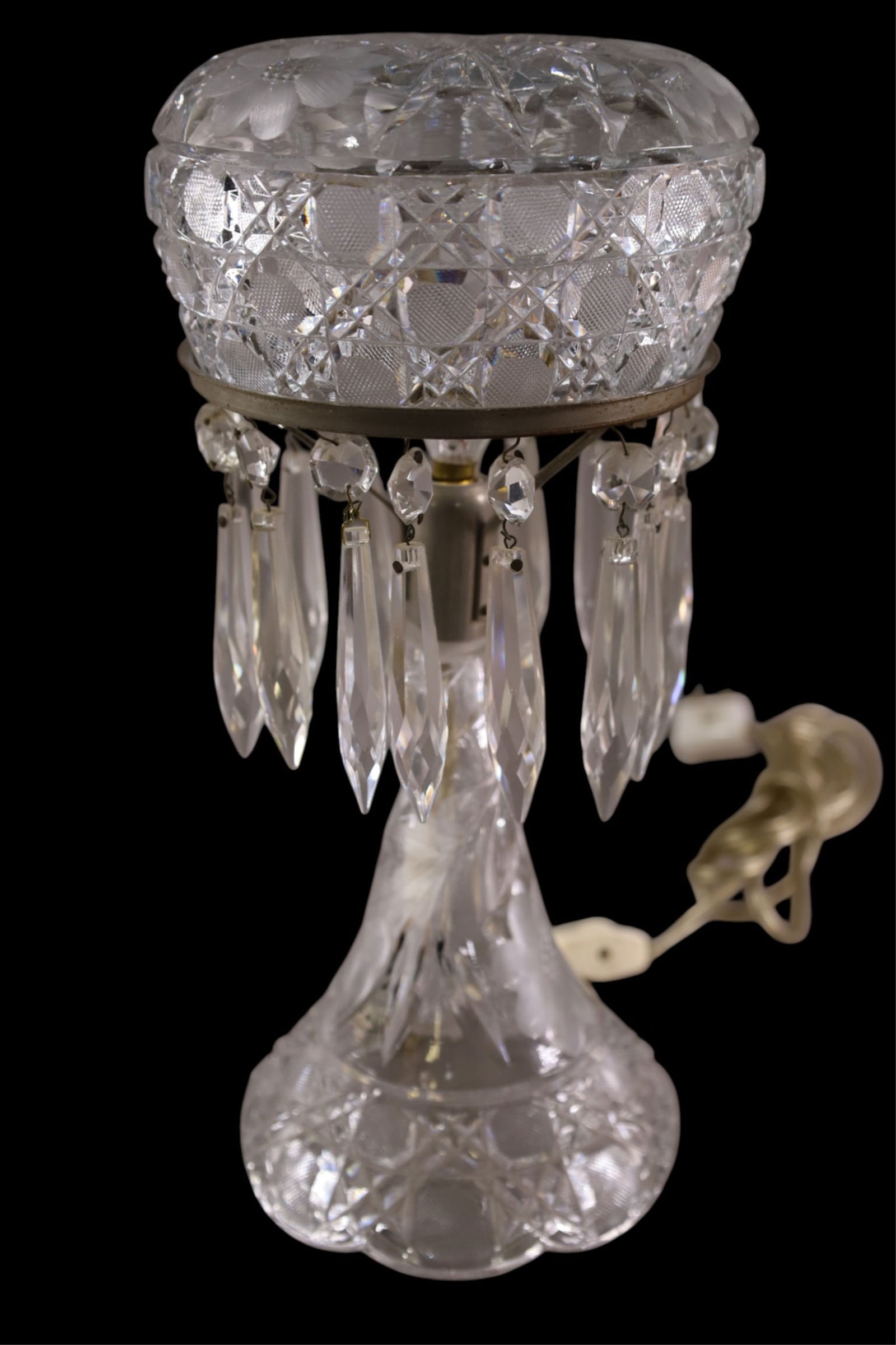CUT CRYSTAL LAMP (1 of 3)