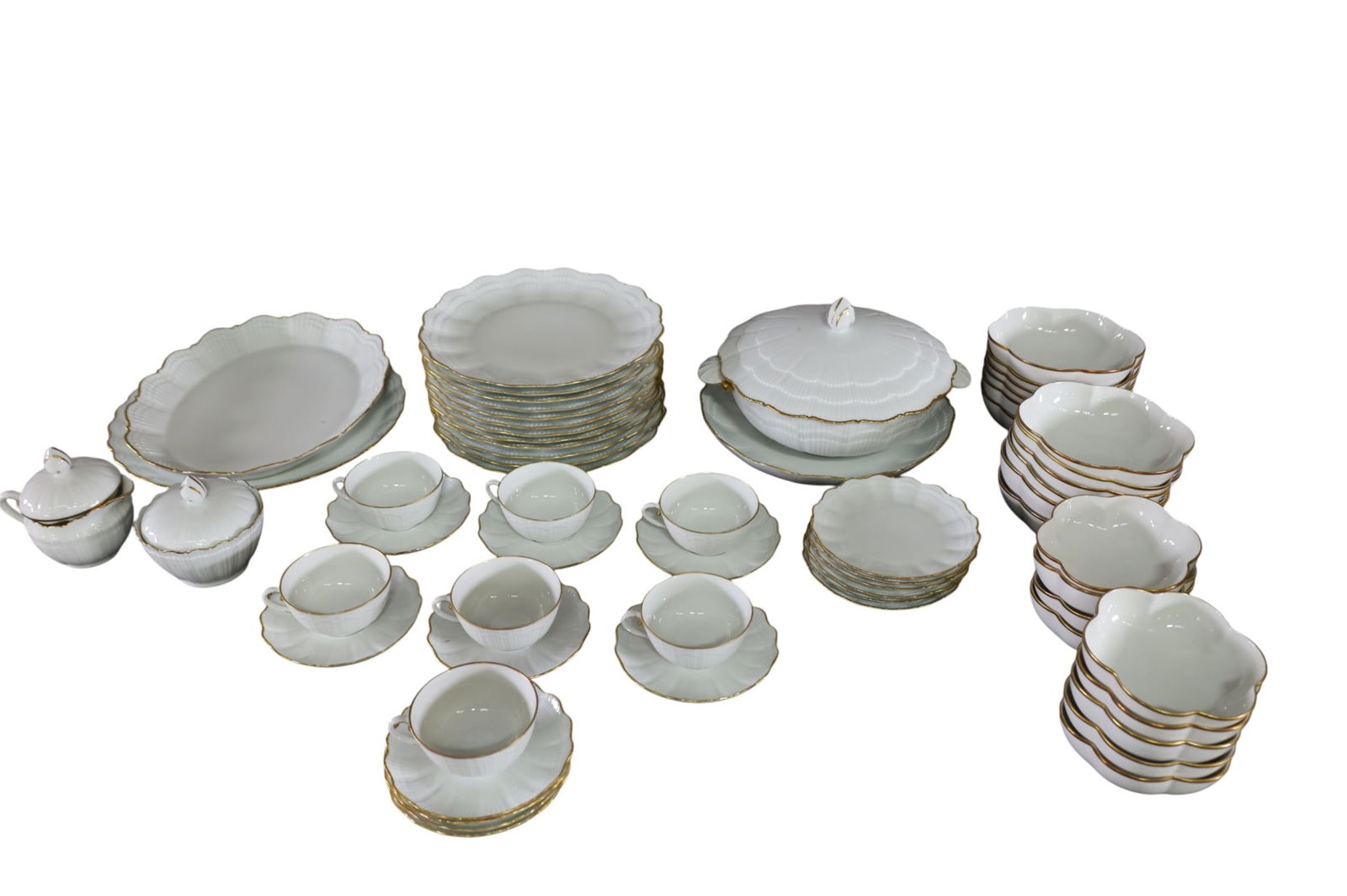 LIMOGES SAUVIAT DISH SET (1 of 8)