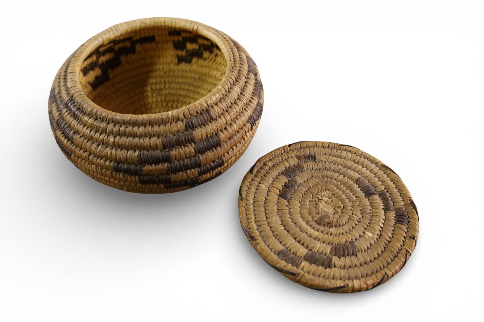 3 NATIVE AMERICAN BASKETS - 4