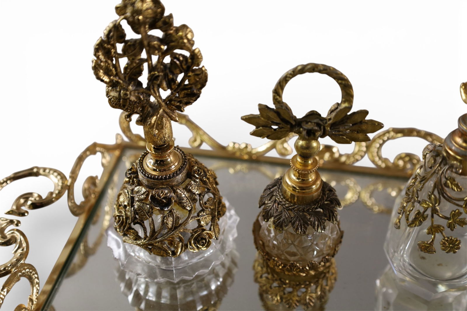 5 PIECE VANITY SET - 2