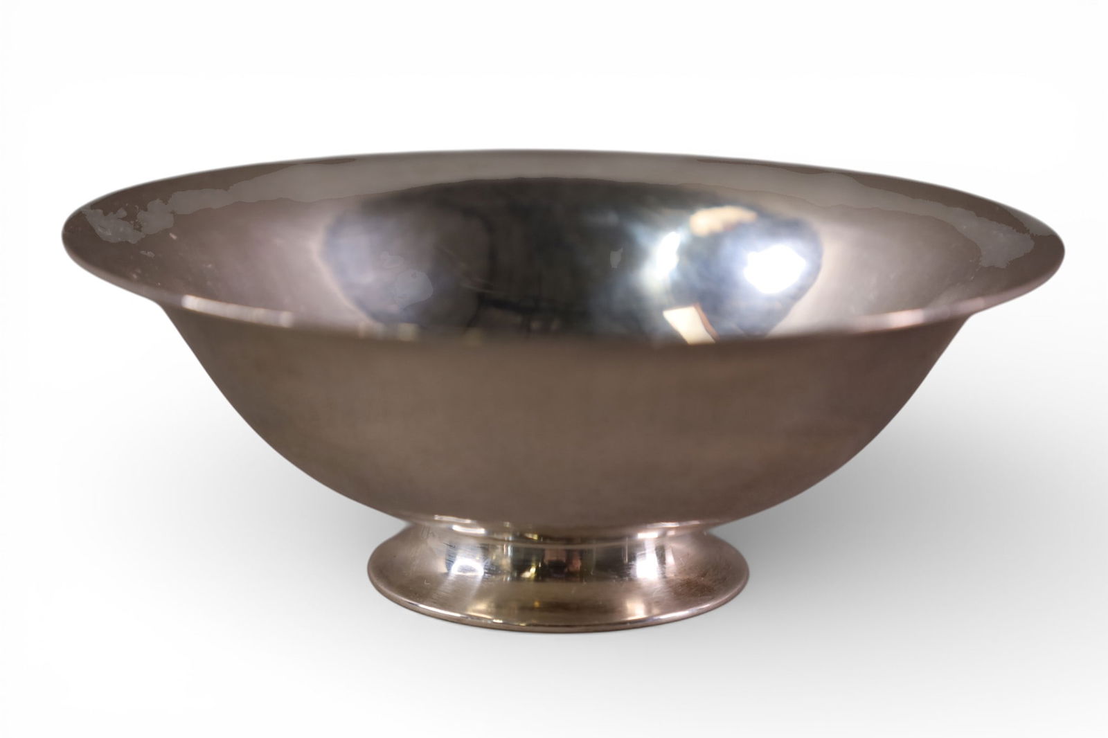 GEORG JENSEN STERLING BOWL: SMALL STERLING SILVER BOWL, No 575C. FOOTED STERLING BOWL. APPROX 119 GRAMS. 5" DIAM.
