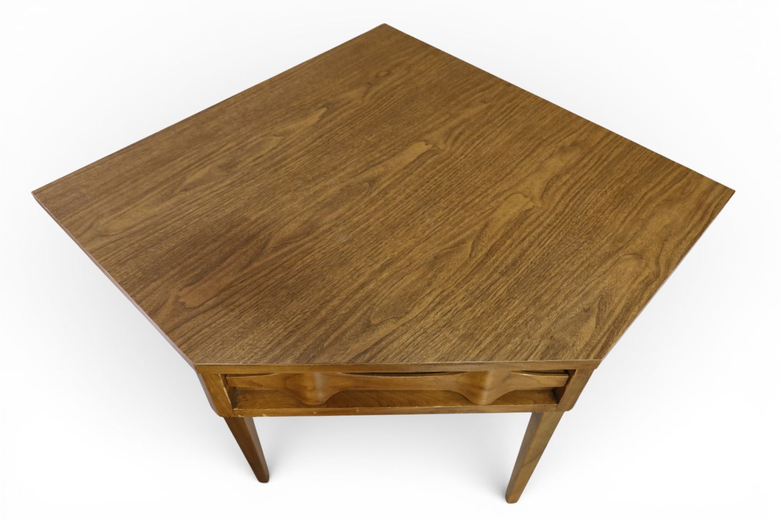 MCM CORNER TABLE - 3