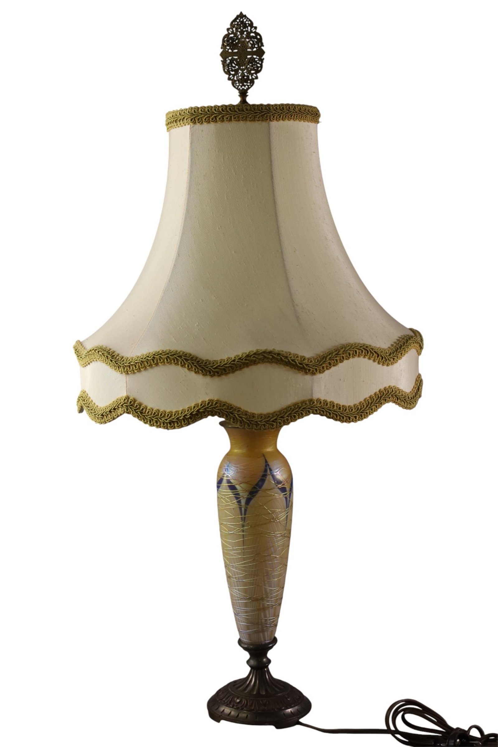 ART GLASS TABLE LAMP (1 of 3)