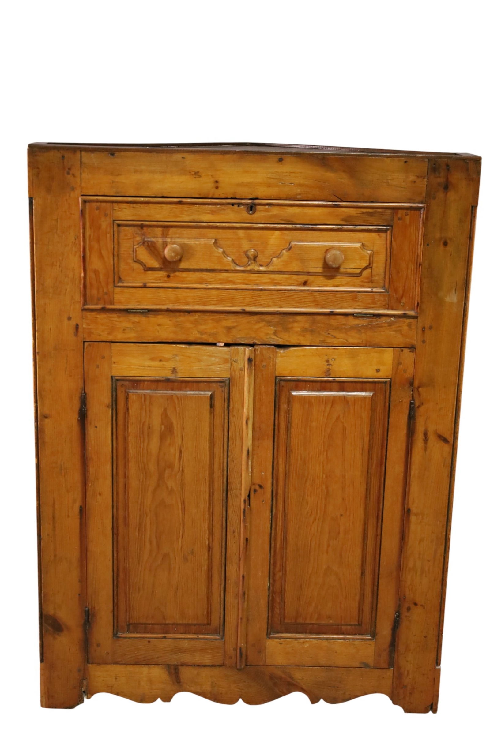 PRIMTIVE CORNER CABINET (1 of 3)