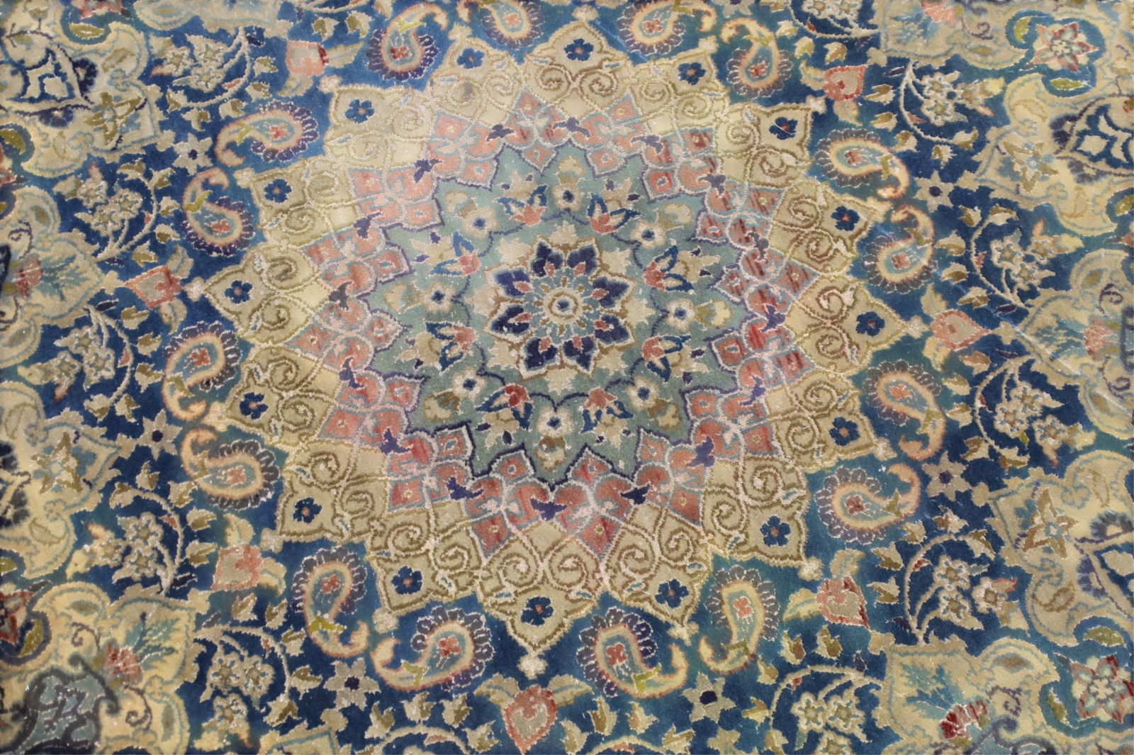 SMALL ROUND HANDMADE WOOL RUG - 2