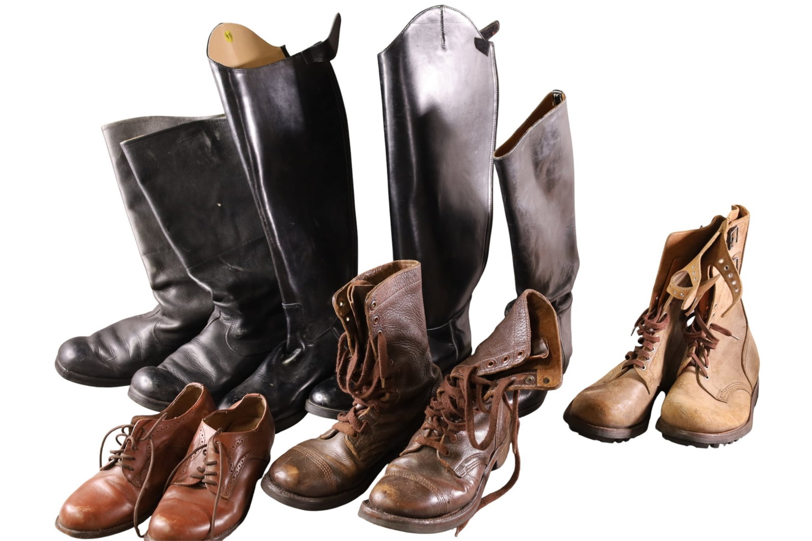 COLLECTION OF MILITARY SHOES & BOOTS (1 of 7)