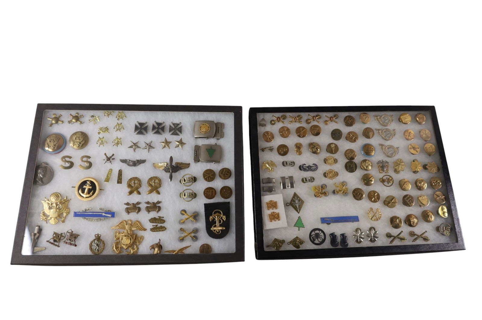 COLLECTION OF MILITARY PINS: COLLECTION OF APPROX 110 PINS, MOSTLY US MILITARY PINS.