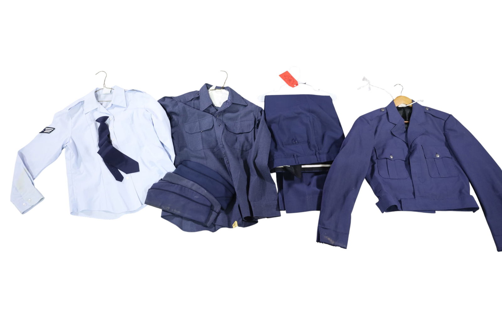 LOT OF U.S. AIR FORCE UNIFORMS (1 of 4)