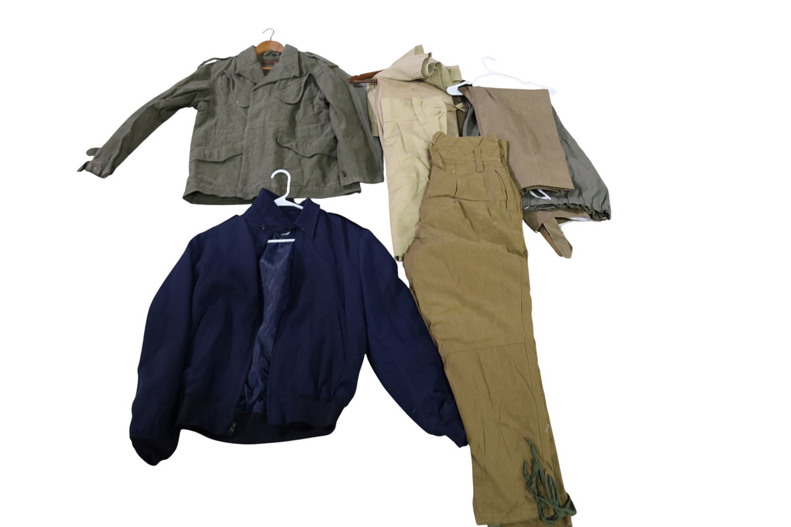 LOT OF U.S. MILITARY UNIFORMS (1 of 3)