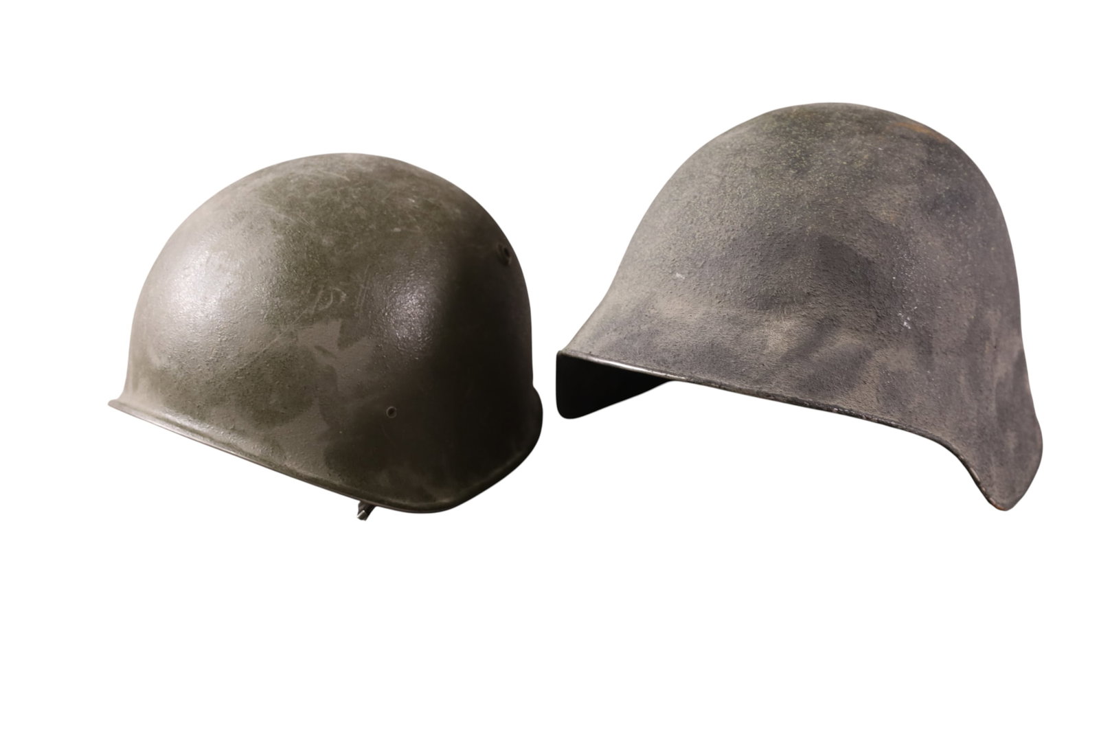 2 SWISS MILITARY HELMETS: 2 SWISS M71 & M18/40 MILITARY HELMETS.