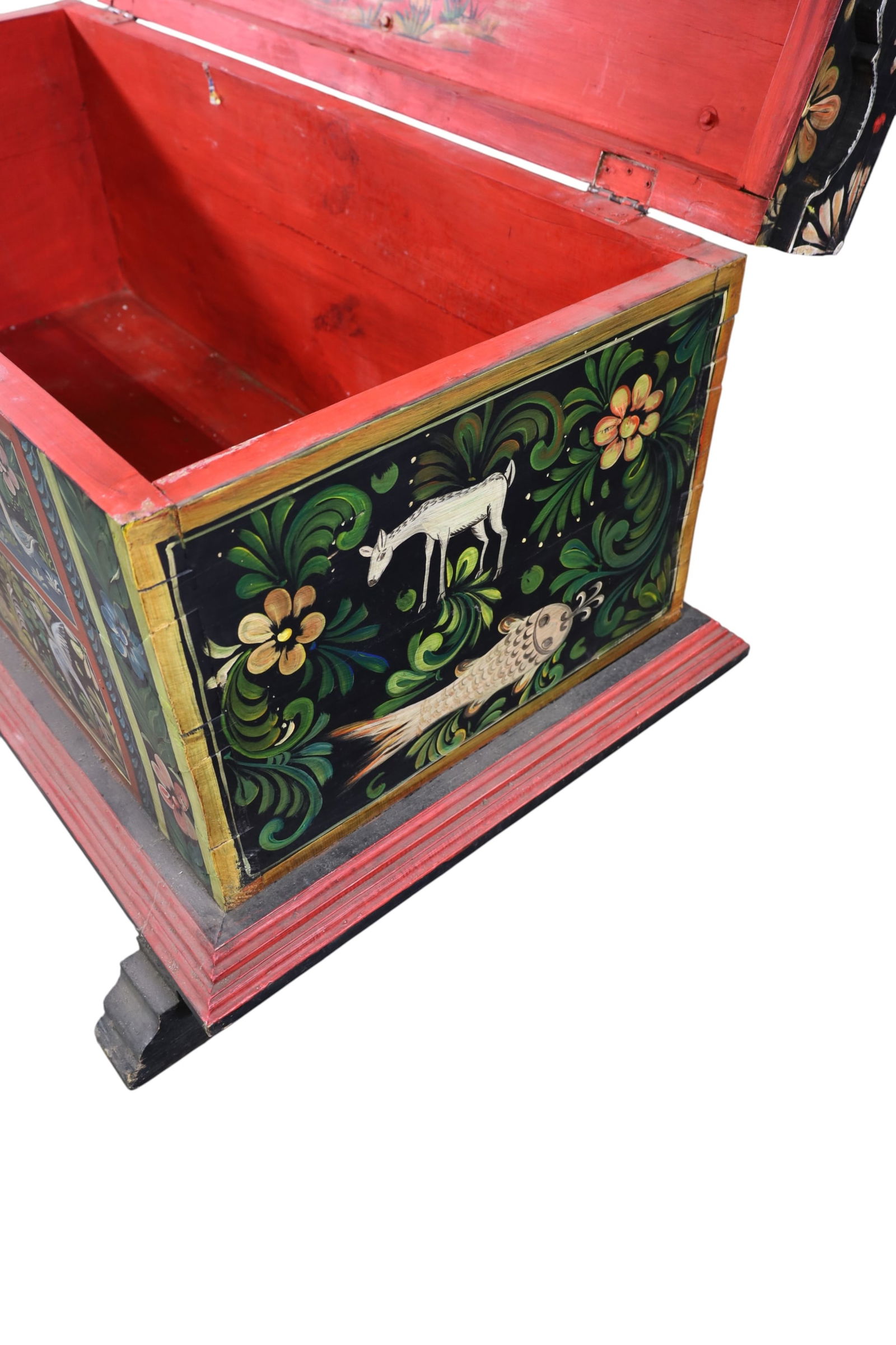 LARGE MEXICAN PAINTED TRUNK - 4
