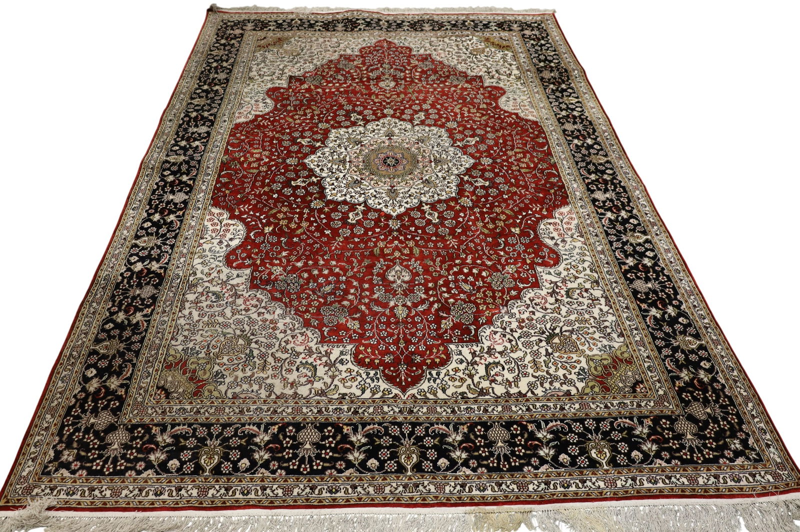 APPROX 8' 11" x 6' 1" HANDMADE WOOL RUG (1 of 5)