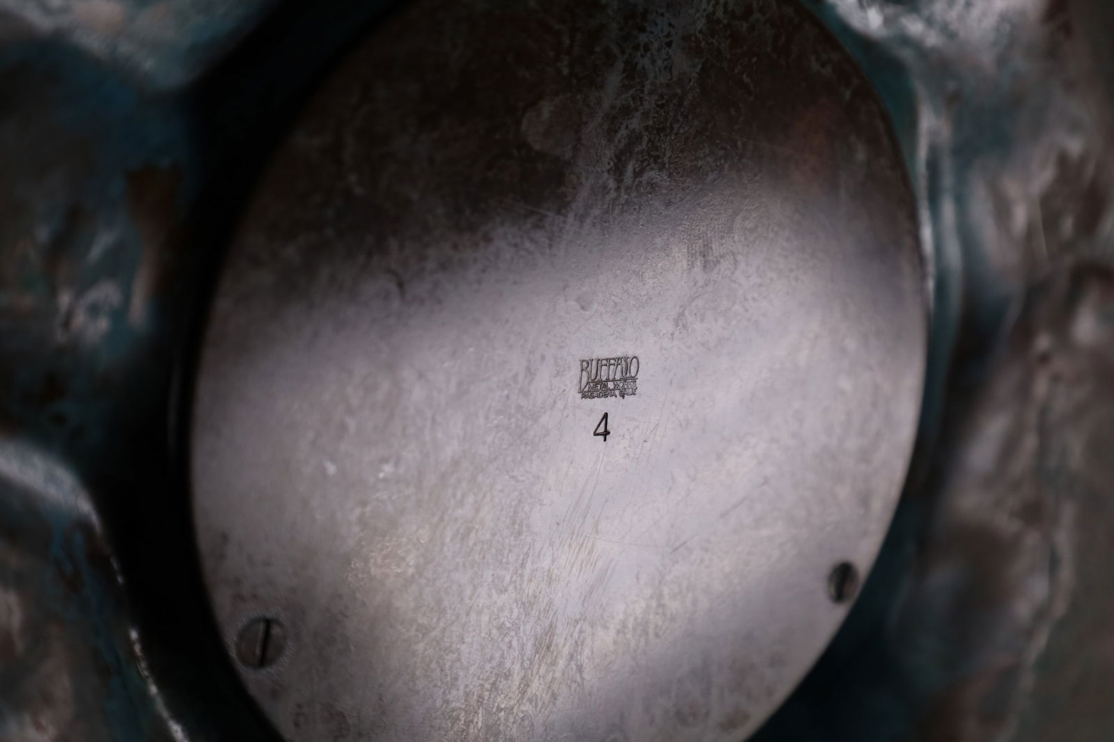 BUFFALO STUDIOS BRONZE TABLE LAMP - 8