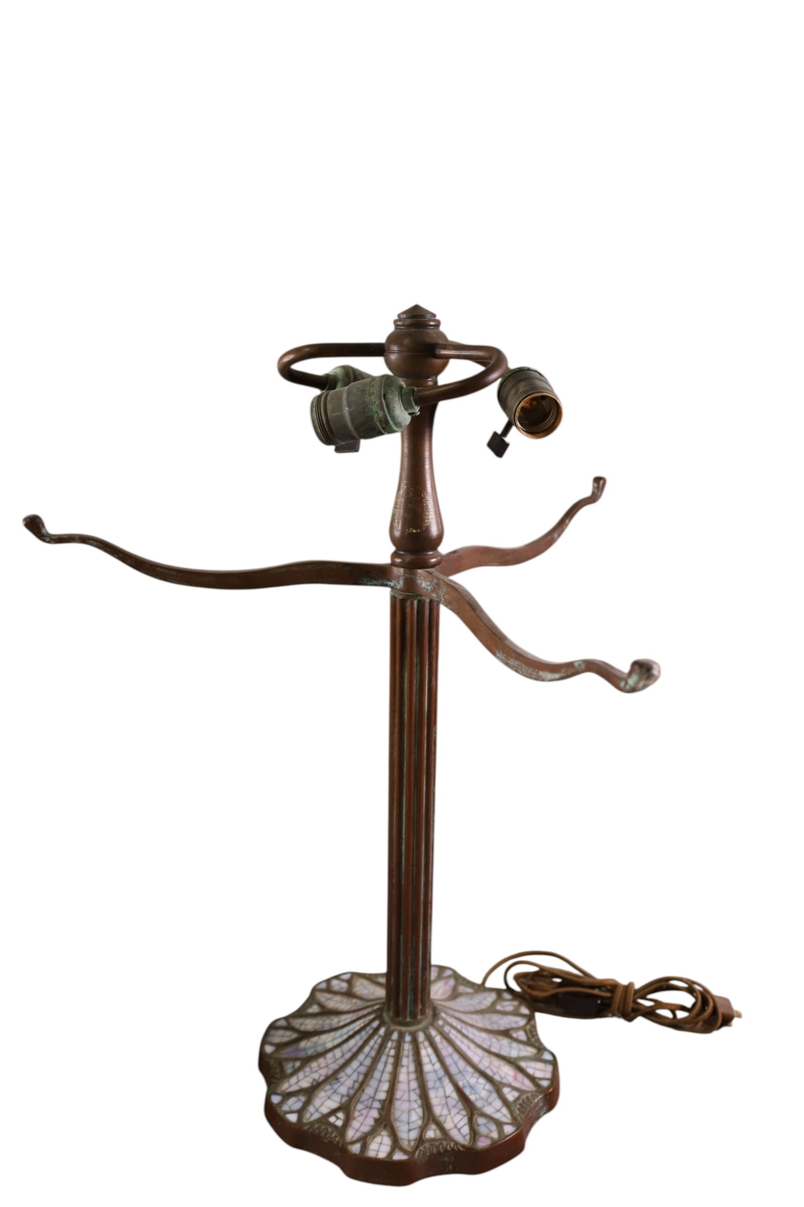 LARGE LEADED GLASS TABLE LAMP - 4