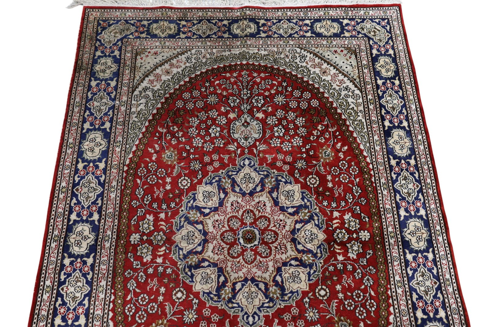 APPROX 5' 10" x 4' HANDMADE RUG - 3