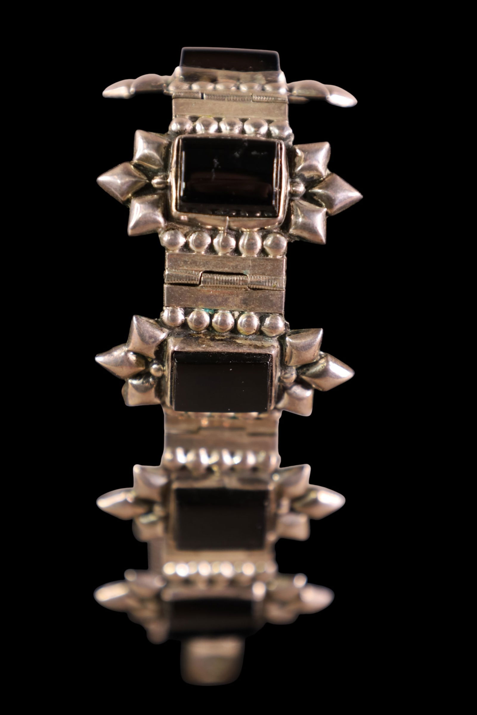 VINTAGE MEXICAN BRACELET: SILVER AND ONYX VINTAGE MEXICAN BRACELET.