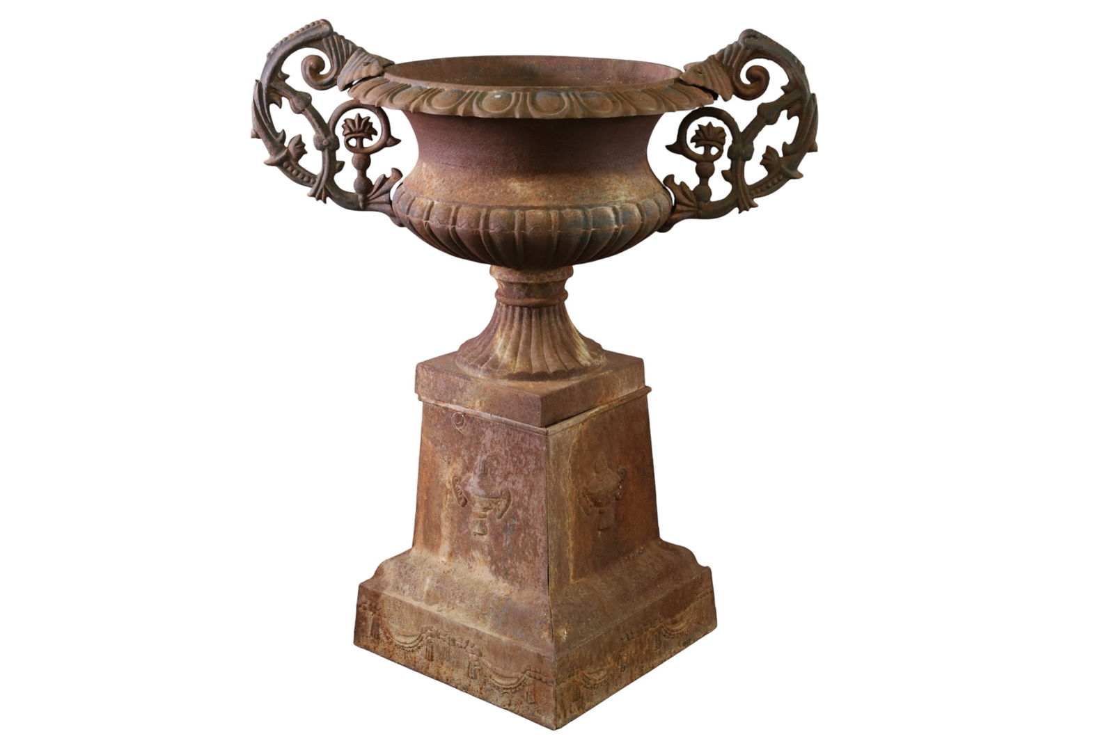 VICTORIAN CAST IRON PLANTER (1 of 4)