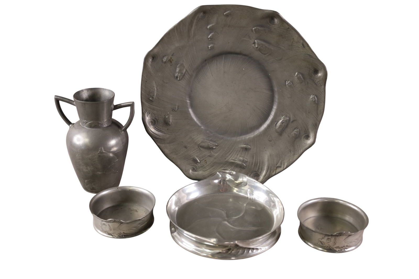 GROUPING OF FISH DECORATED PEWTER: MISC GROUPING OF ART NOUVEAU PEWTER. 4 1/2" - 14"