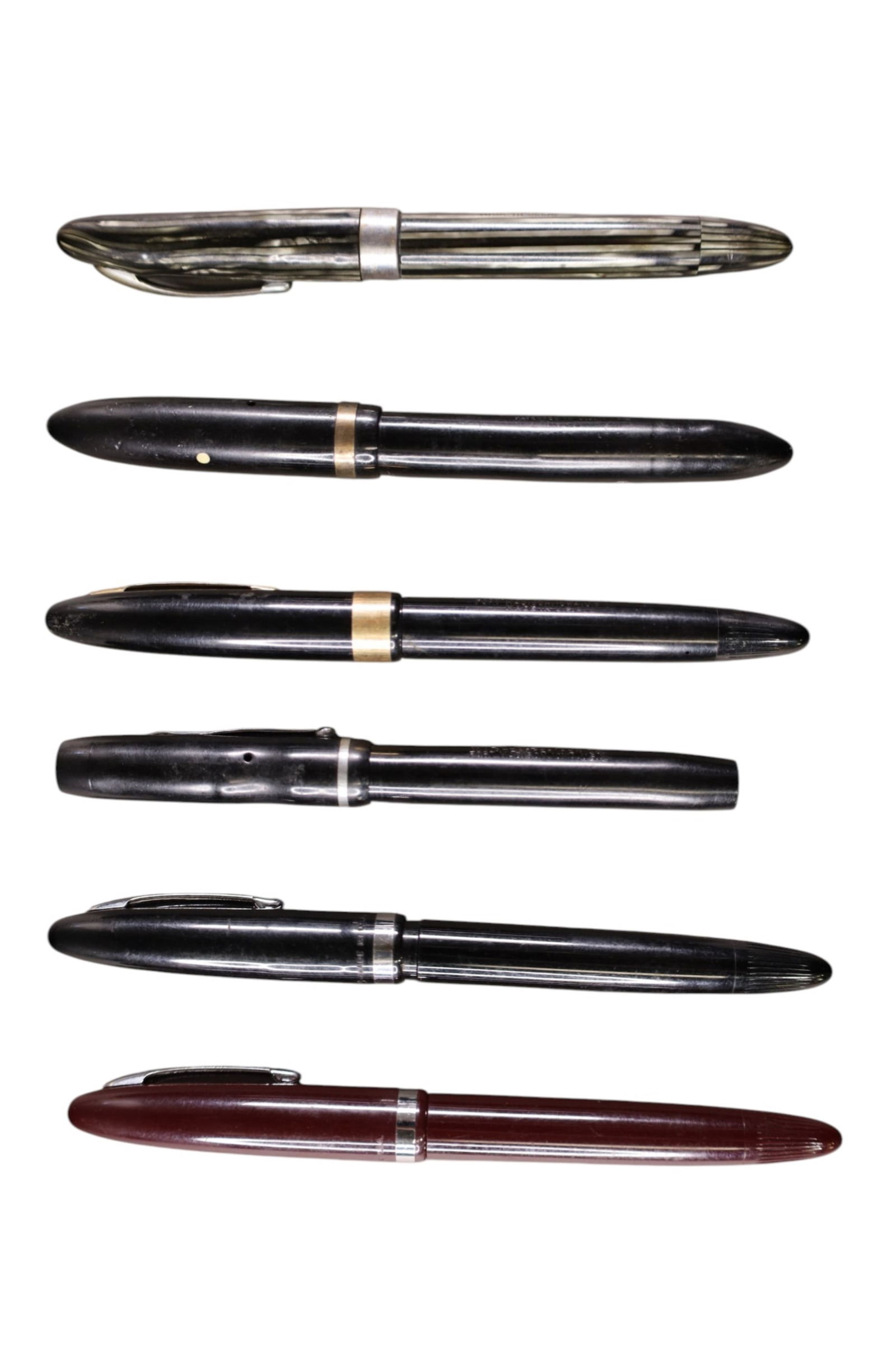 6 FOUNTAIN PENS: ONE WITH 14K NIB.