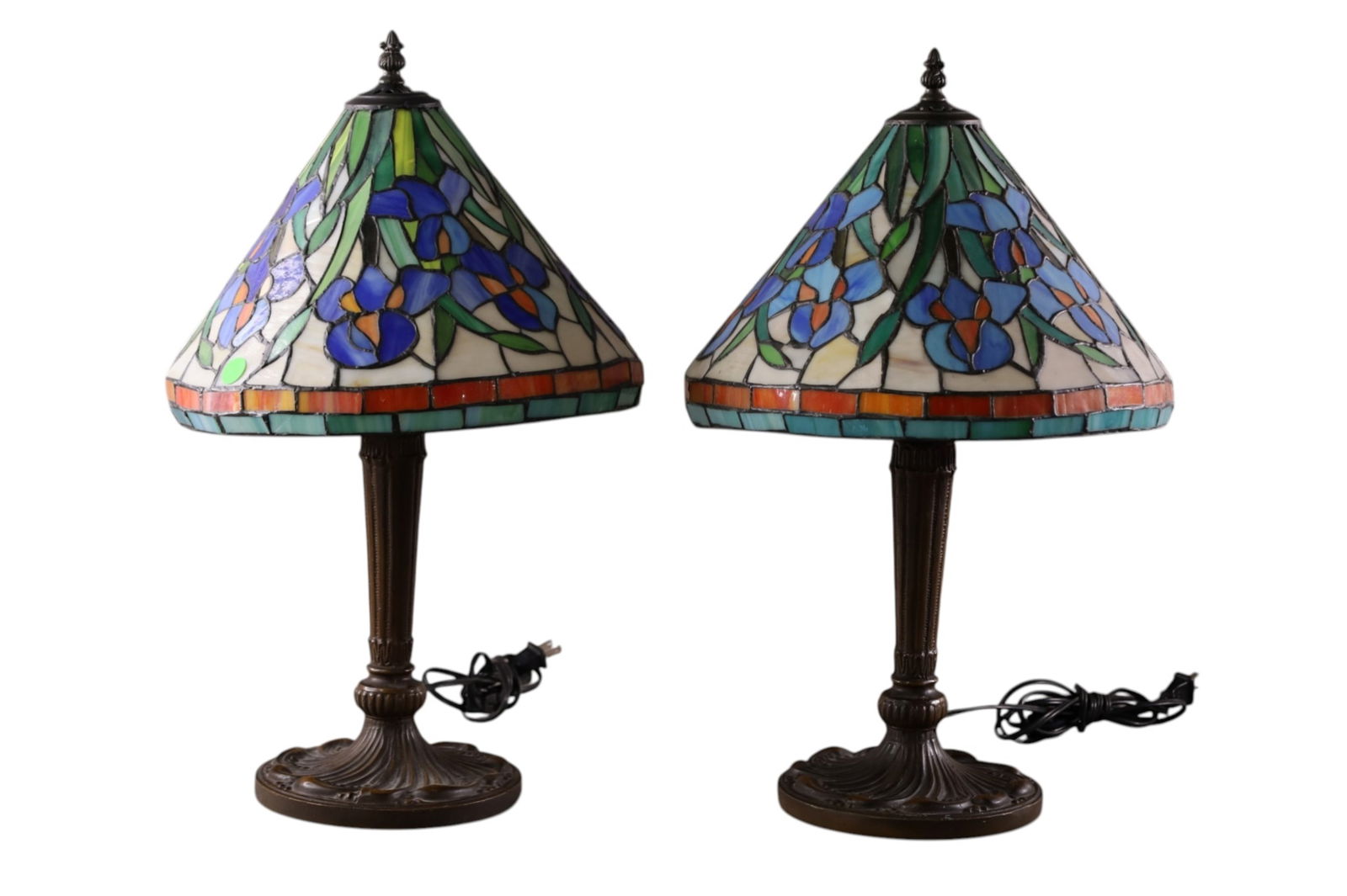 PAIR OF CONTEMPORARY LEADED GLASS TABLE LAMPS: PAIR OF TIFFANY STYLE LEADED GLASS SHADE TABLE LAMPS. 12" DIAM x 20" H.