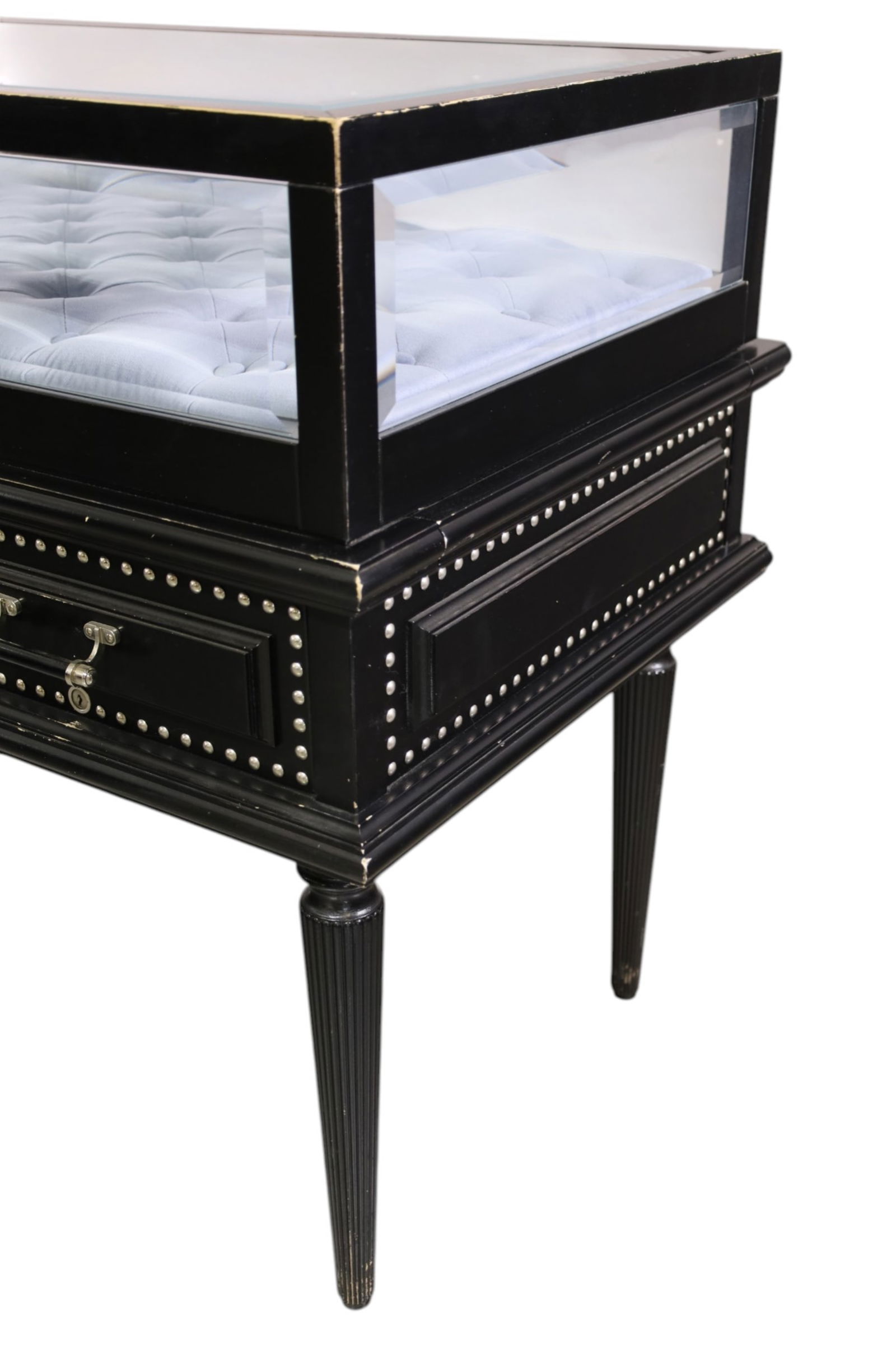 CONTEMPORARY SHOWCASE - 4