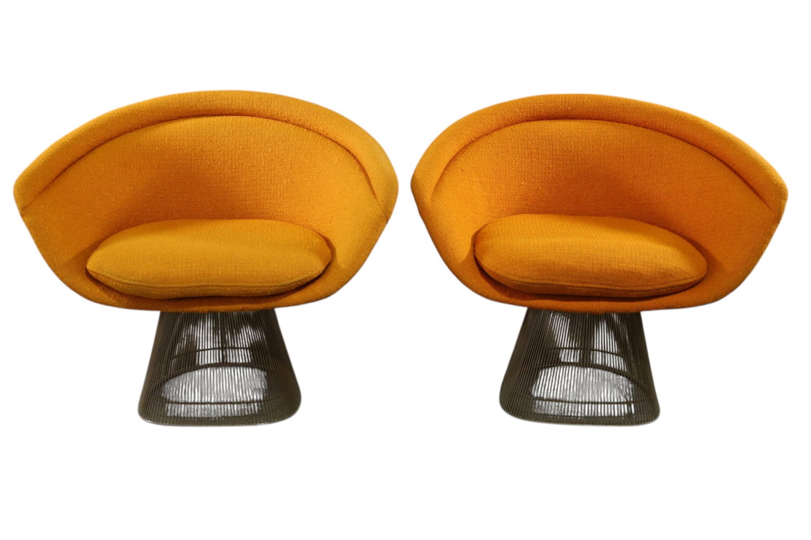 PAIR OF KNOLL PLATNER LOUNGE CHAIRS: PAIR OF ARMCHAIRS DESIGNED BY WARREN PLATNER FOR KNOLL. 36" W x 25" D x 30" H. THIS ITEM EXCEEDS SIZE LIMITATIONS FOR IN HOUSE SHIPPING, MUST BE PICKED UP IN HOUSE OR SHIPPED VIA 3rd PARTY GROUND 