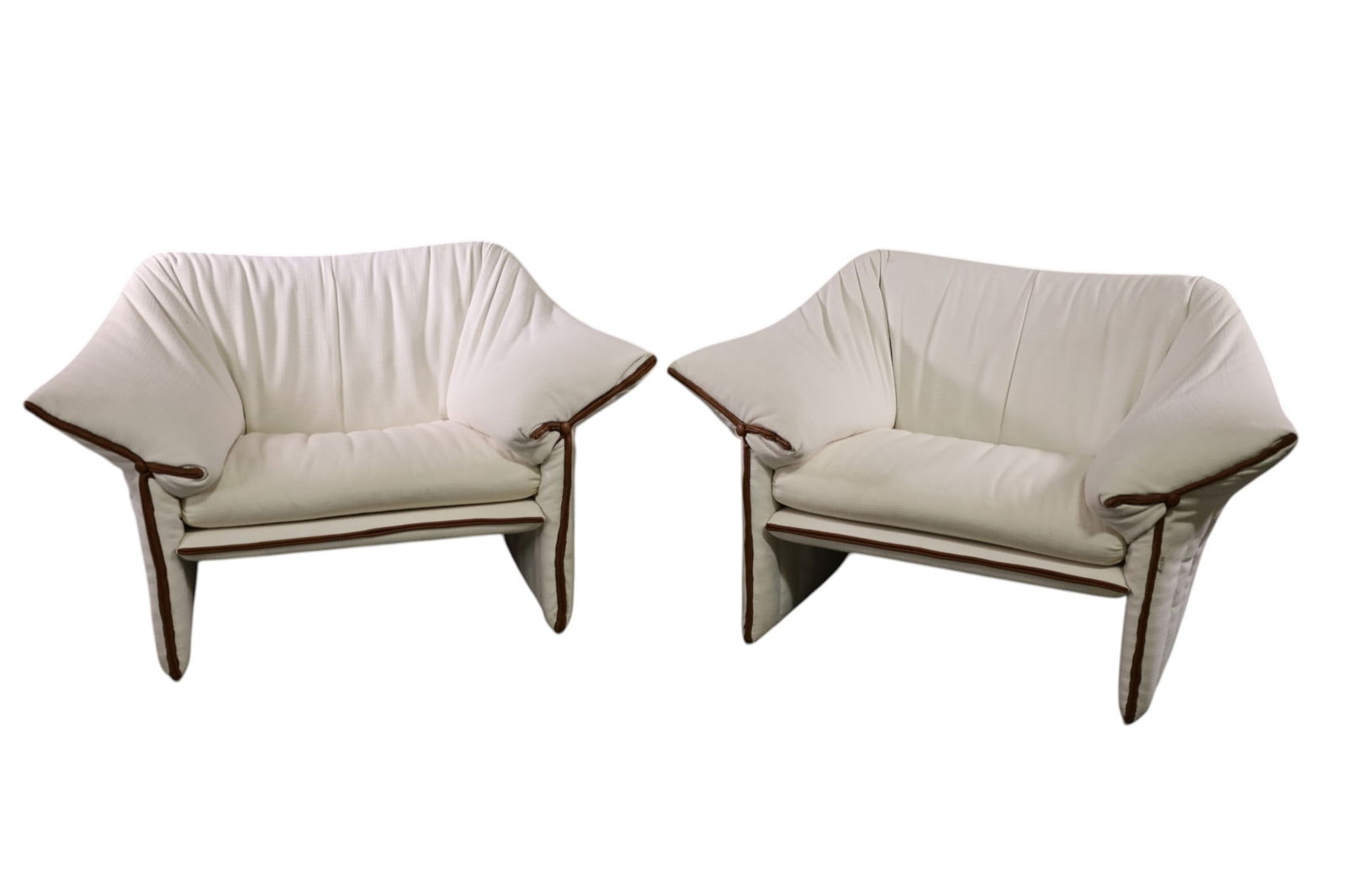 PAIR OF B&B ITALIA LOUNGE CHAIRS (1 of 4)