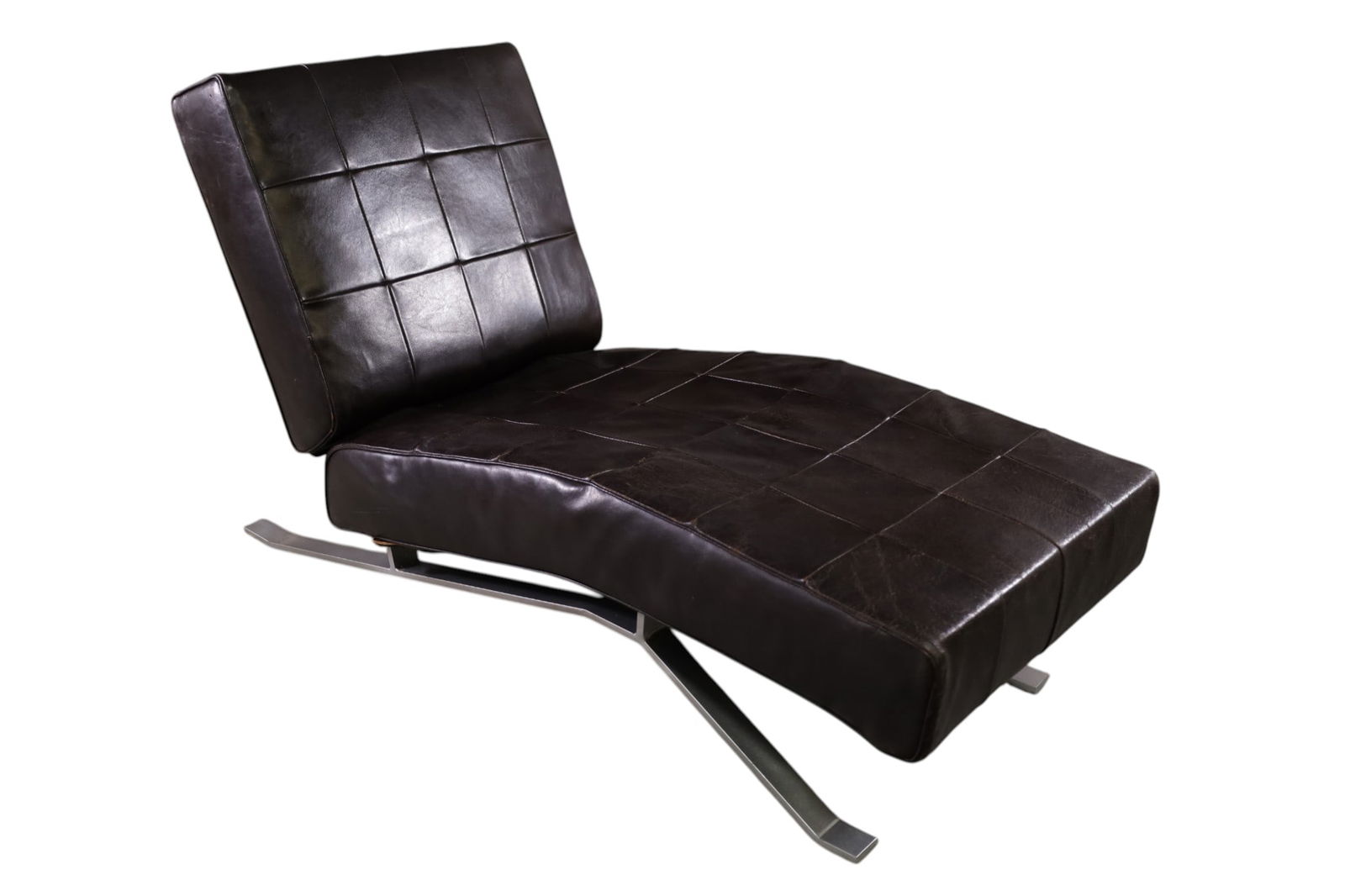 MID CENTURY MODERN CHAISE LOUNGE: LARGE MID CENTURY MODERN CHAISE LOUNGE, RECLINING MECHANISM DOES NOT WORK. 56" L x 25" W x 33" H. THIS ITEM EXCEEDS SIZE LIMITATIONS FOR IN HOUSE SHIPPING, MUST BE PICKED UP IN HOUSE OR SHIPPED 