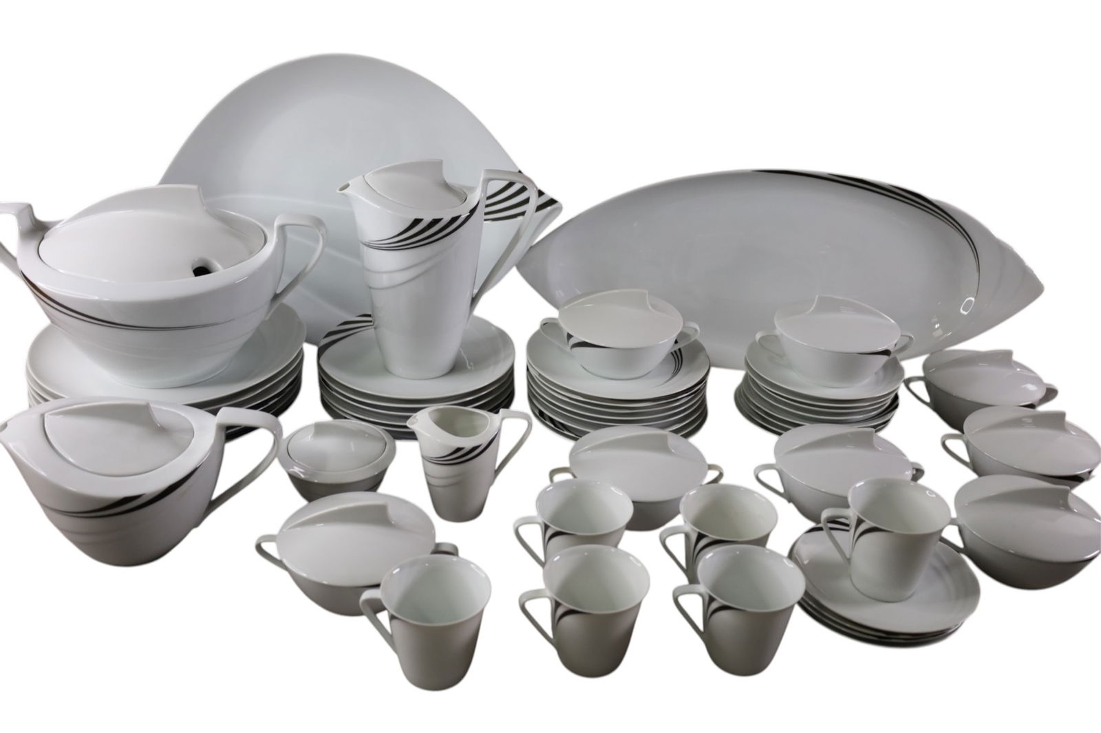 HUTSCHENREUTHER DISH SET: MID CENTURY MODERN MAXIM'S DE PARIS PATTERN DISH SET, PLACE SETTING FOR 6. INCLUDING PLATTERS, PLATES, CUPS, AND MORE.