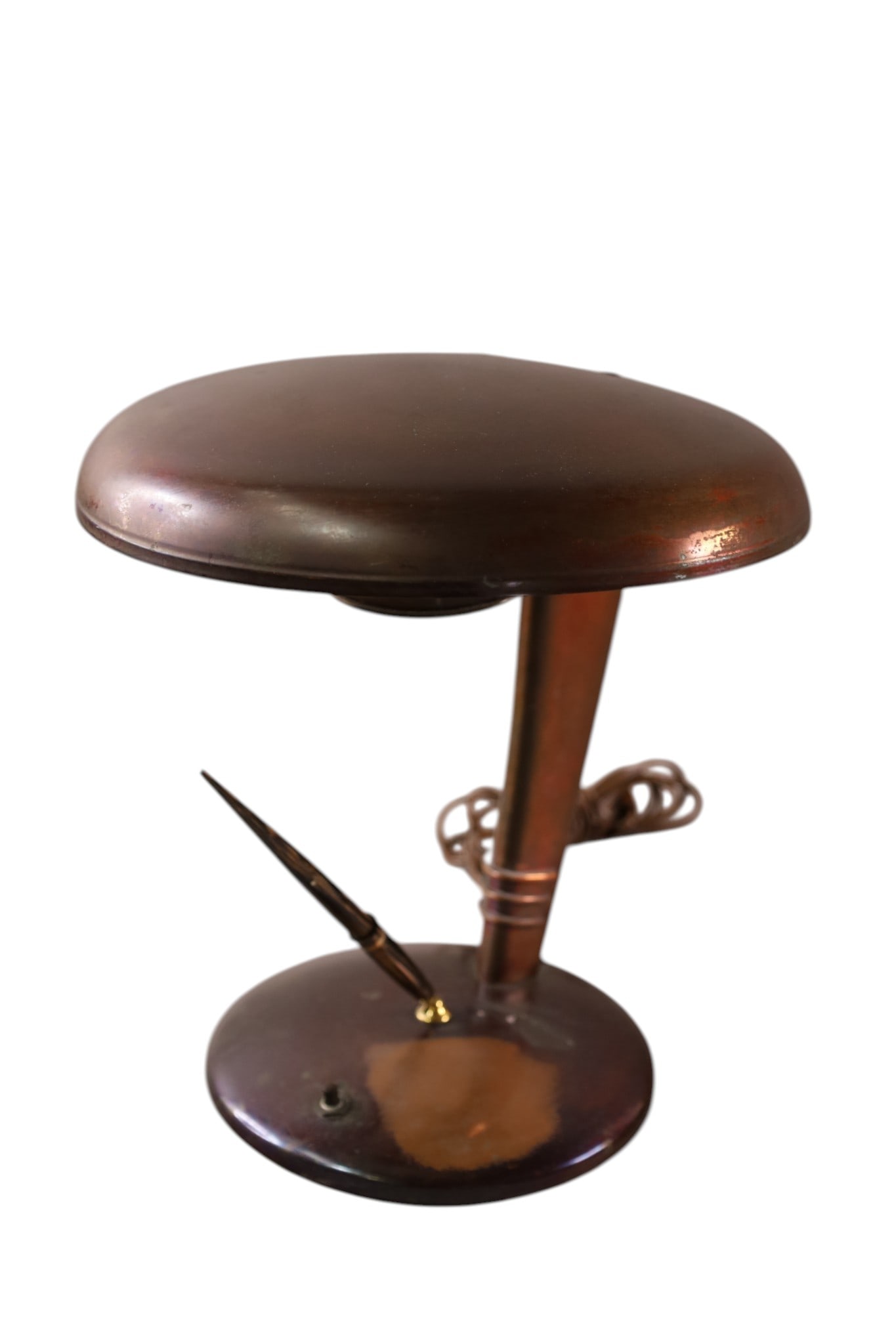 SHEAFFER MCM INKWELL LAMP: MCM INKWELL PEN LAMP. 12" H.