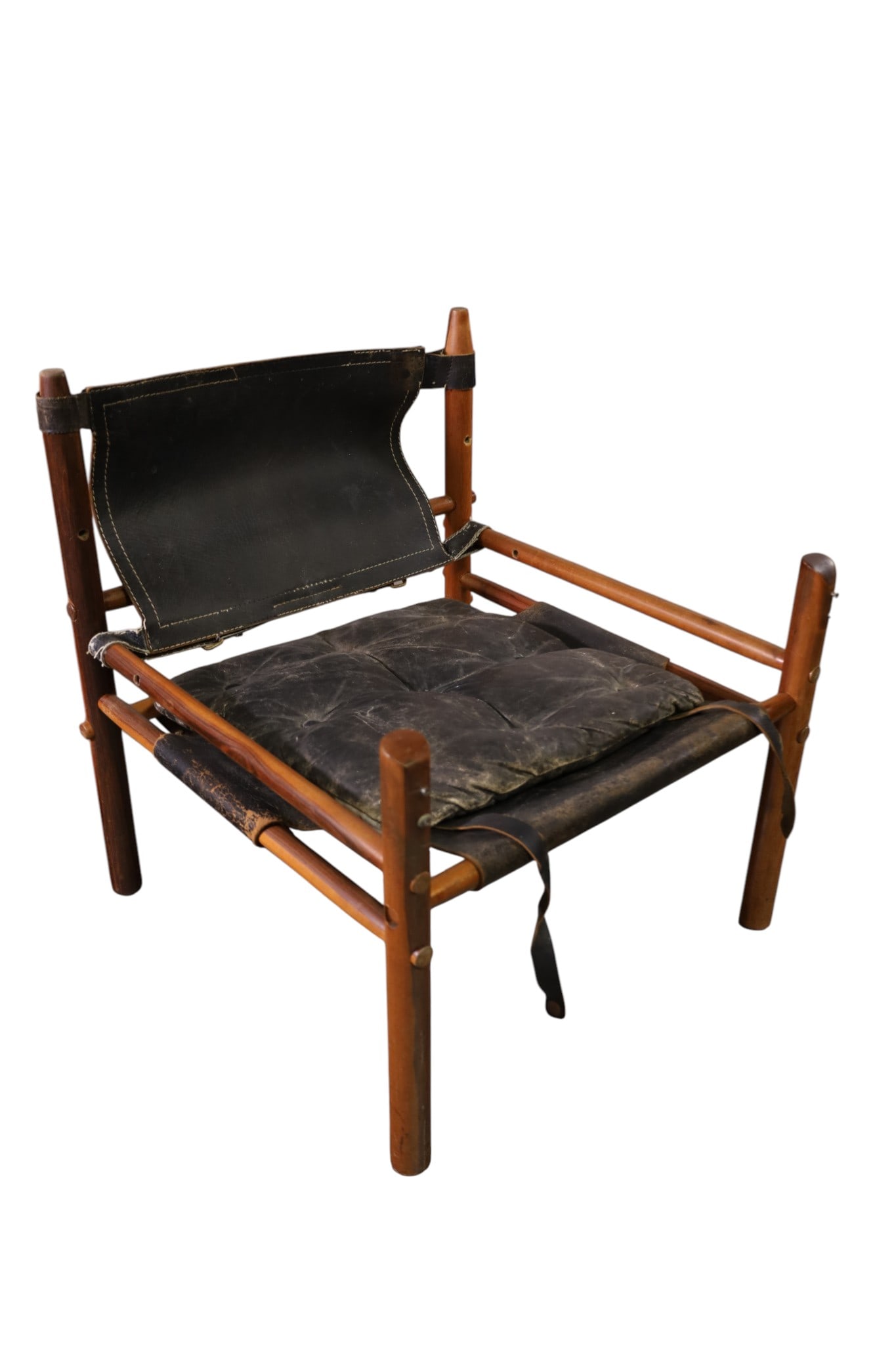 MID CENTURY MODERN SIROCCO SAFARI CHAIR: ARNE NORELL, MCM SIROCCO SAFARI CHAIR, MISSING THE ARMS, IN AS FOUND CONDITION. 26" x 26" x 28" H. THIS ITEM EXCEEDS SIZE LIMITATIONS FOR IN HOUSE SHIPPING, MUST BE PICKED UP IN HOUSE OR SHIPPED 