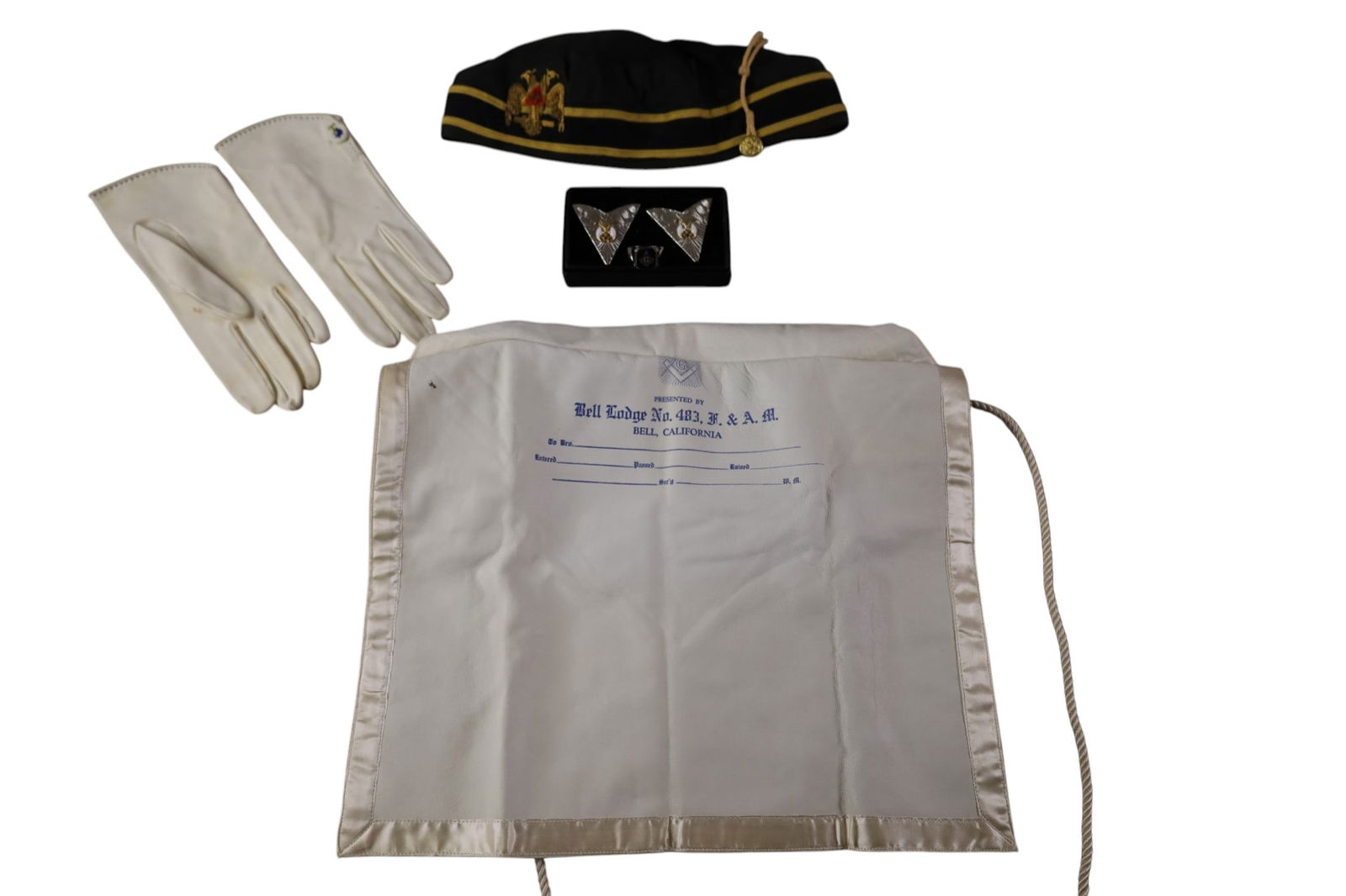LOT OF MASONIC ITEMS: STAINLESS STEEL MENS RING, HAT, GLOVES, AND MORE.