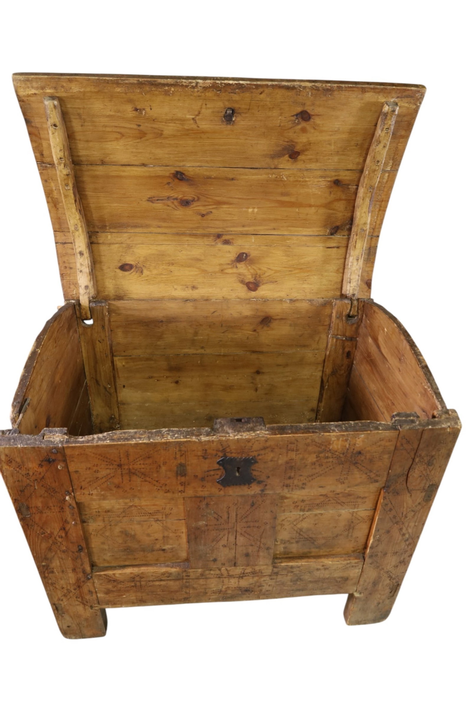 SPANISH COLONIAL TRUNK - 3