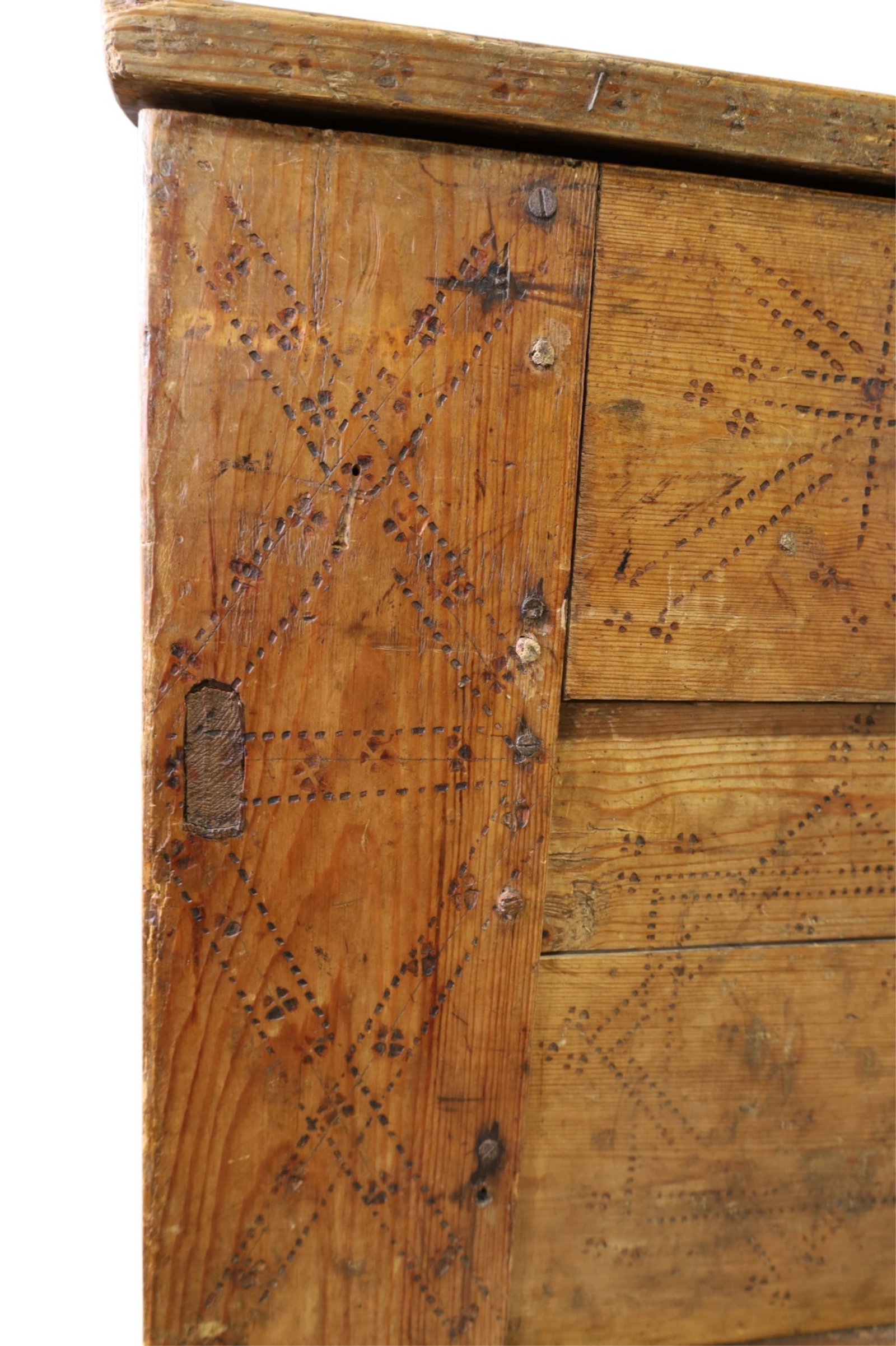 SPANISH COLONIAL TRUNK - 5