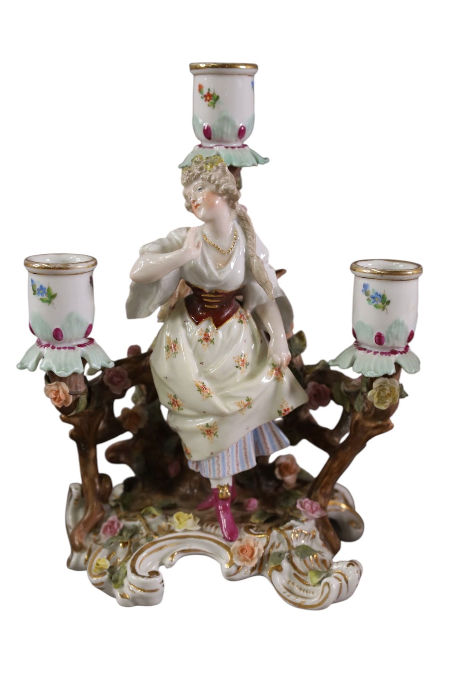 4 PORCELAIN FIGURES - 3