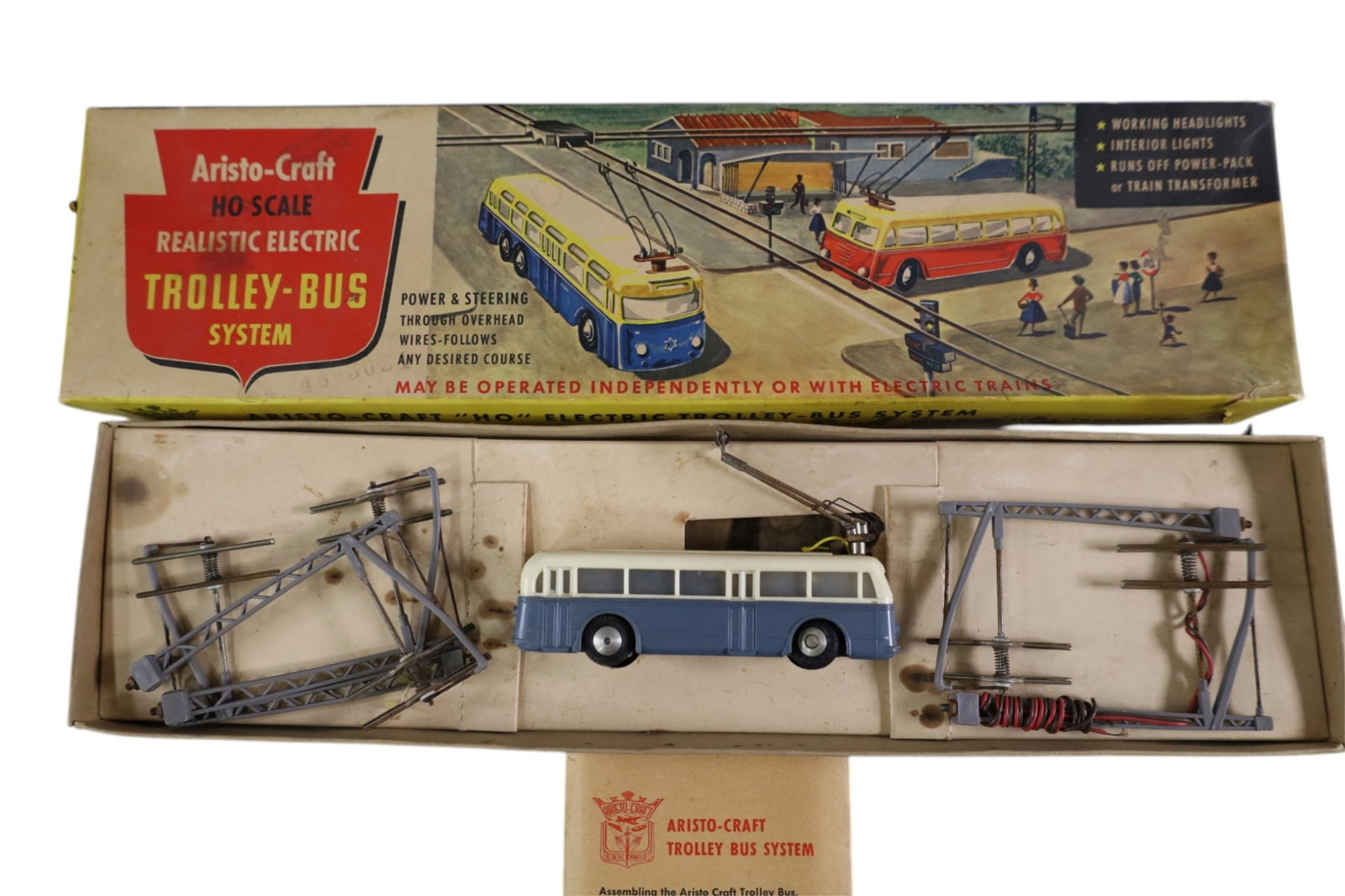 ARISTO-CRAFT TROLLY BUS - 2