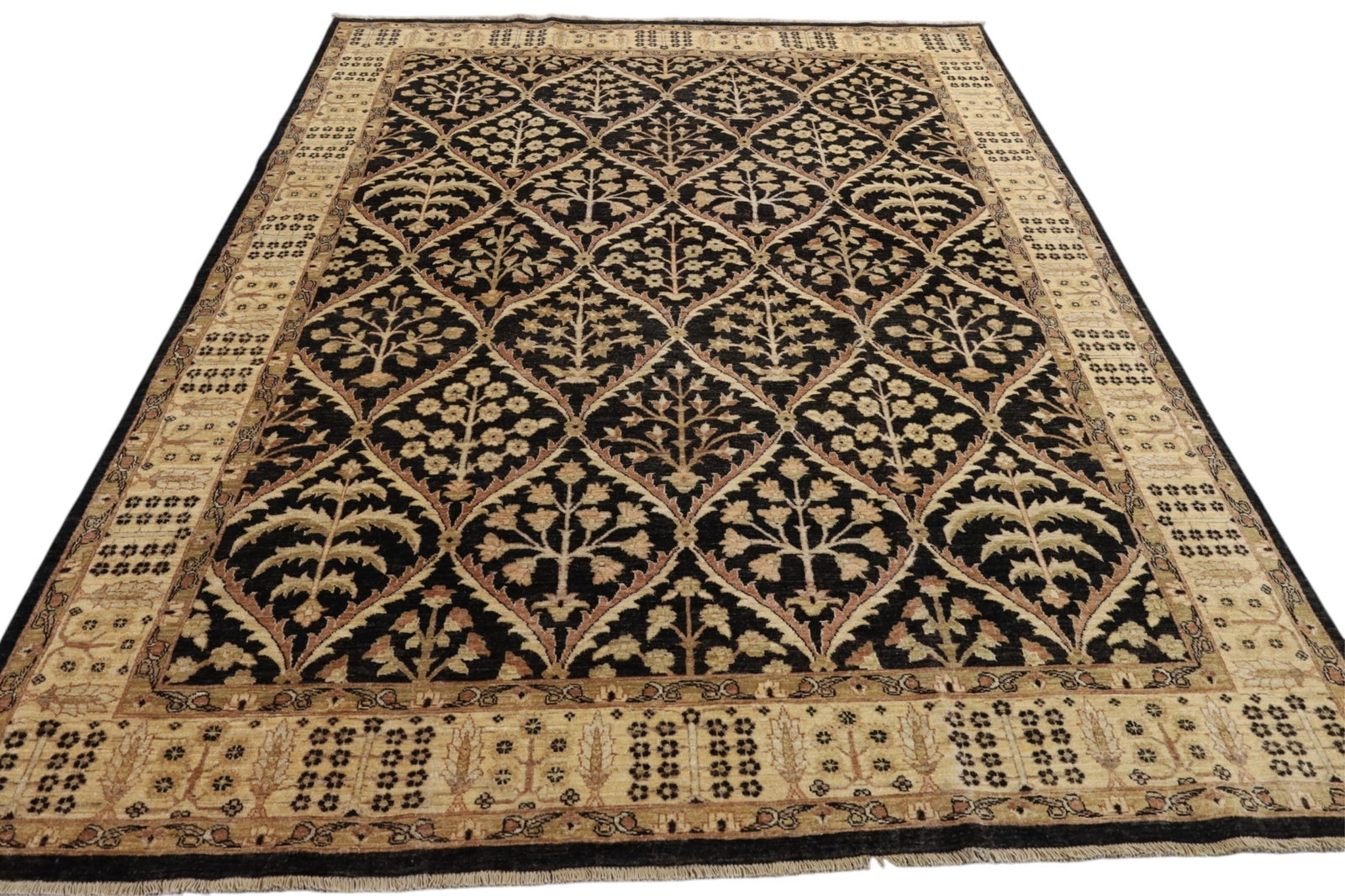 APPROX 8' 2" x 10' 6" HANDMADE WOOL RUG: HANDMADE WOOL RUG.