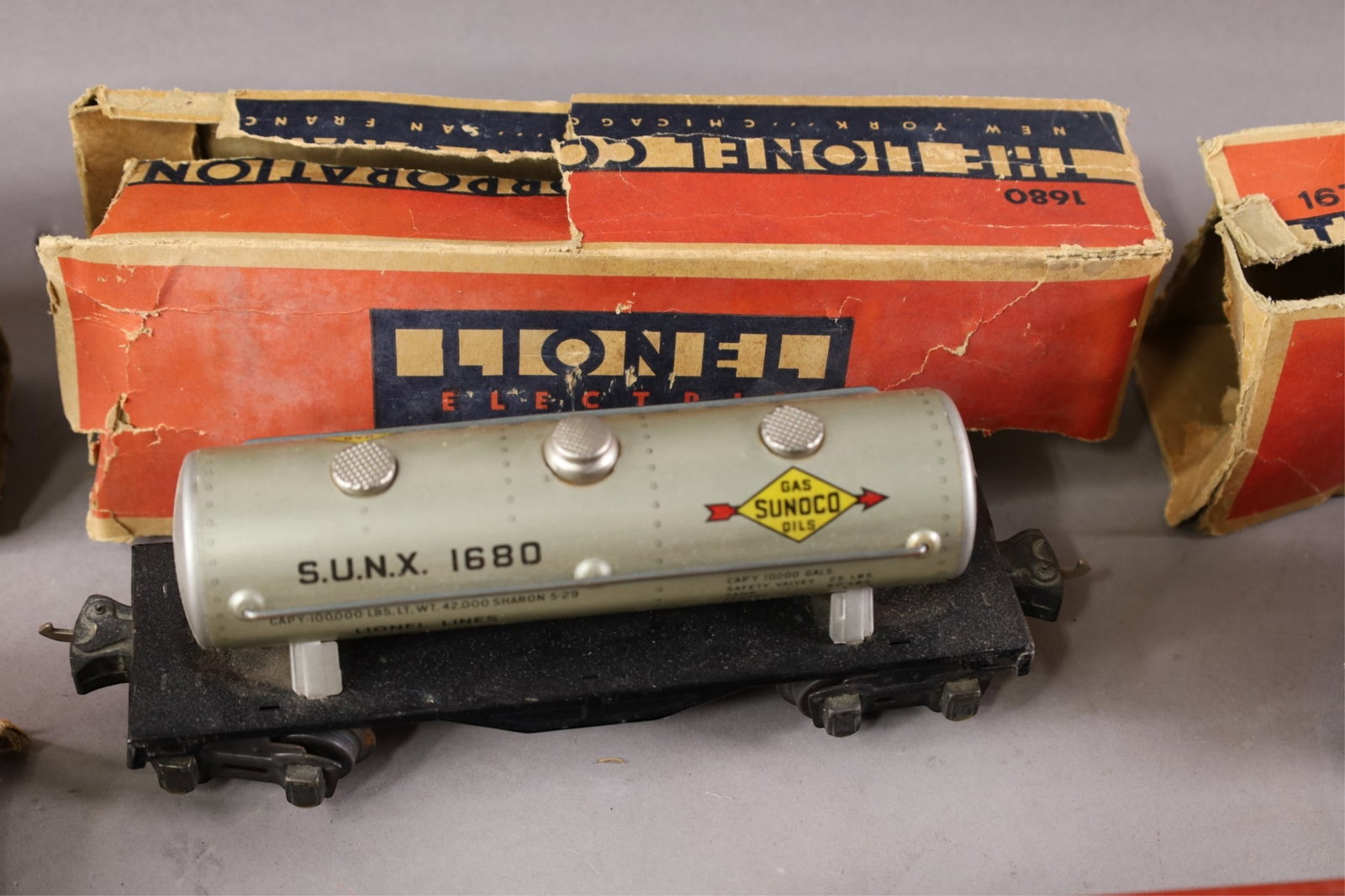PREWAR LIONEL TRAIN SET - 4