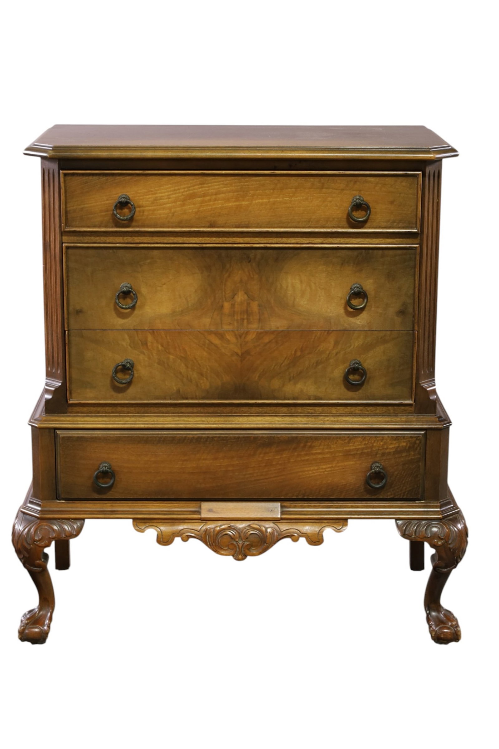 1930'S CHEST OF DRAWERS: 1930'S MAHOGANY CEHST OF DRAWERS, MINOR WEAR TO FINISH. 30" W x 16" D x 33 1/2" H. THIS ITEM EXCEEDS SIZE LIMITATIONS FOR IN HOUSE SHIPPING, MUST BE PICKED UP IN HOUSE OR SHIPPED VIA 3rd PARTY GROUND