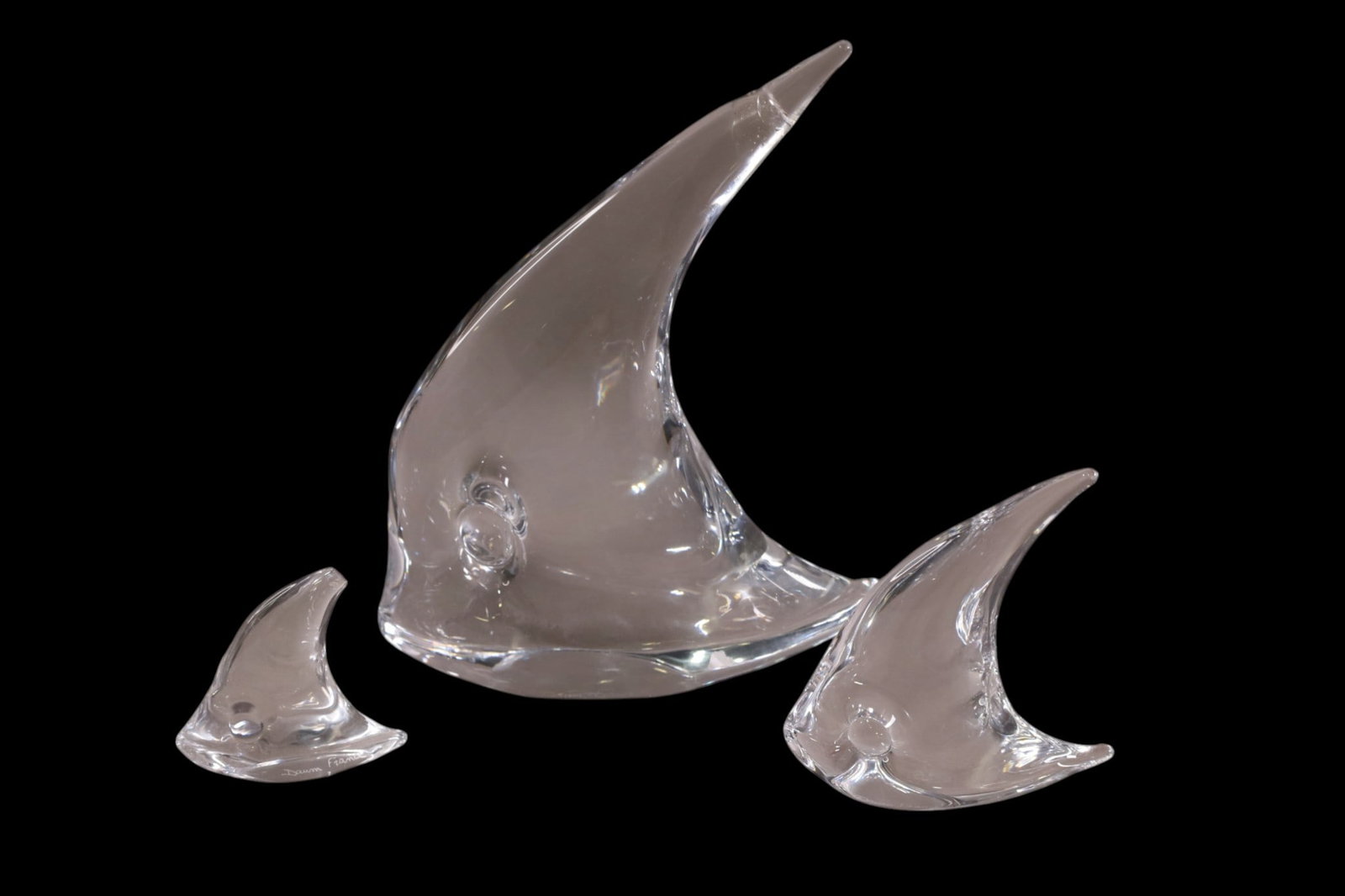 3 PIECES OF DAUM CRYSTAL: DAUM FRANCE CRYSTAL FISH, SIGNED. 2 HAVE DAMAGE. 3" - 10" H.