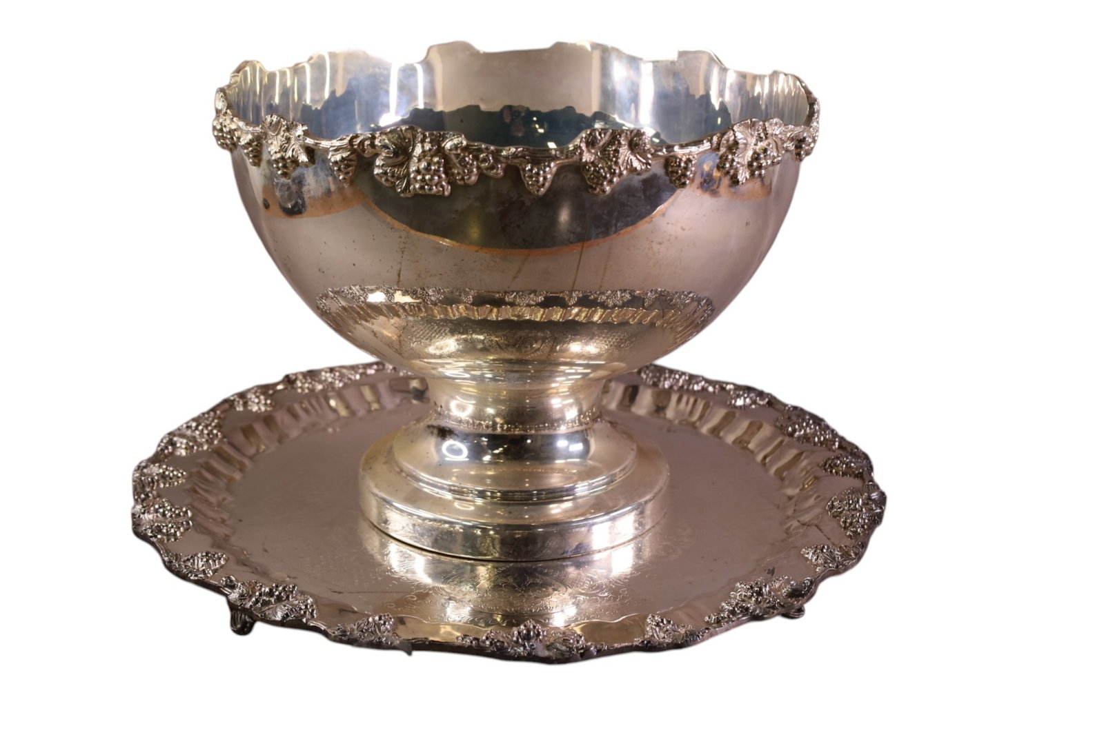 LARGE SILVERPLATE PUNCHBOWL (1 of 4)