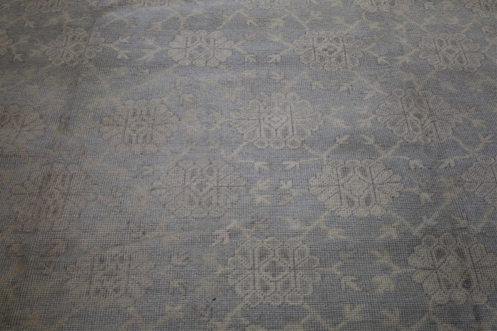 APPROX 8' x 10' WOOL RUG - 2