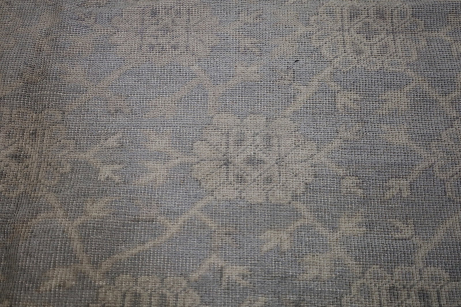 APPROX 8' x 10' WOOL RUG - 3